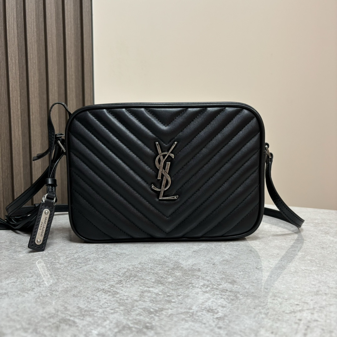 Y*L LOU camera bag in quilted leather 23x16x6cm