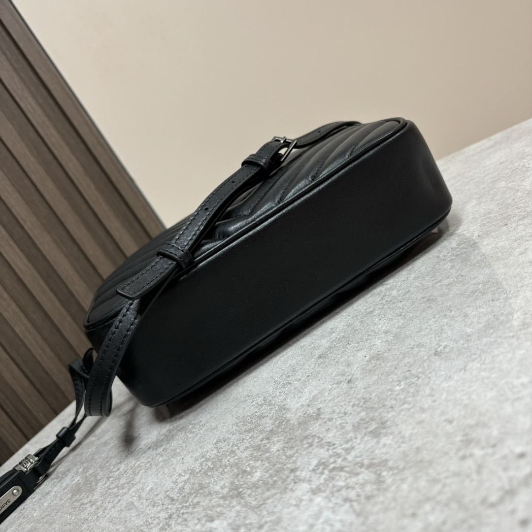 Y*L LOU camera bag in quilted leather 23x16x6cm