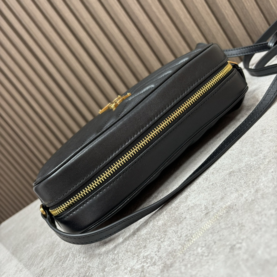 Y*L LOU camera bag in quilted leather 23x16x6cm