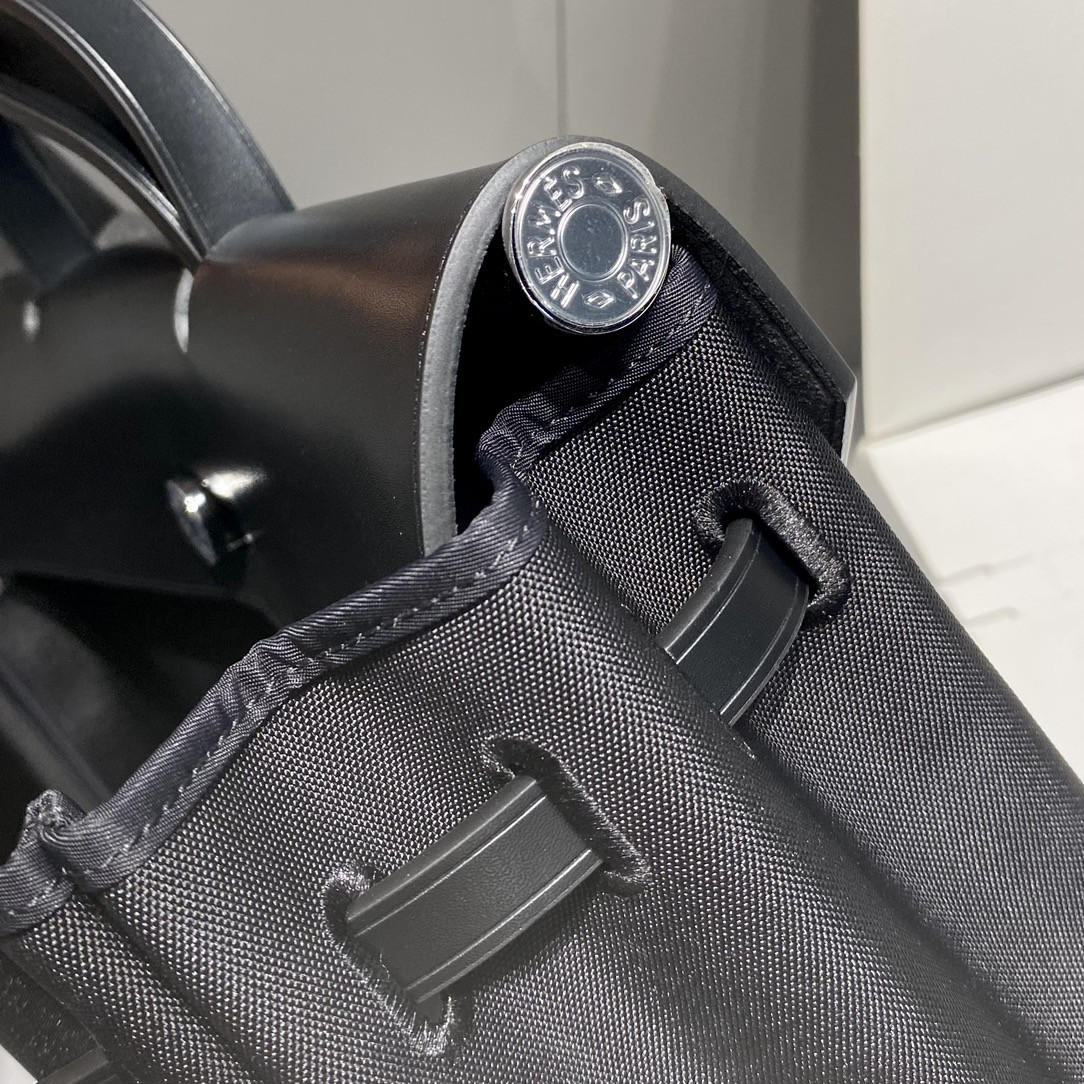 H**mes Herbag 39 x  28 x  9 cm