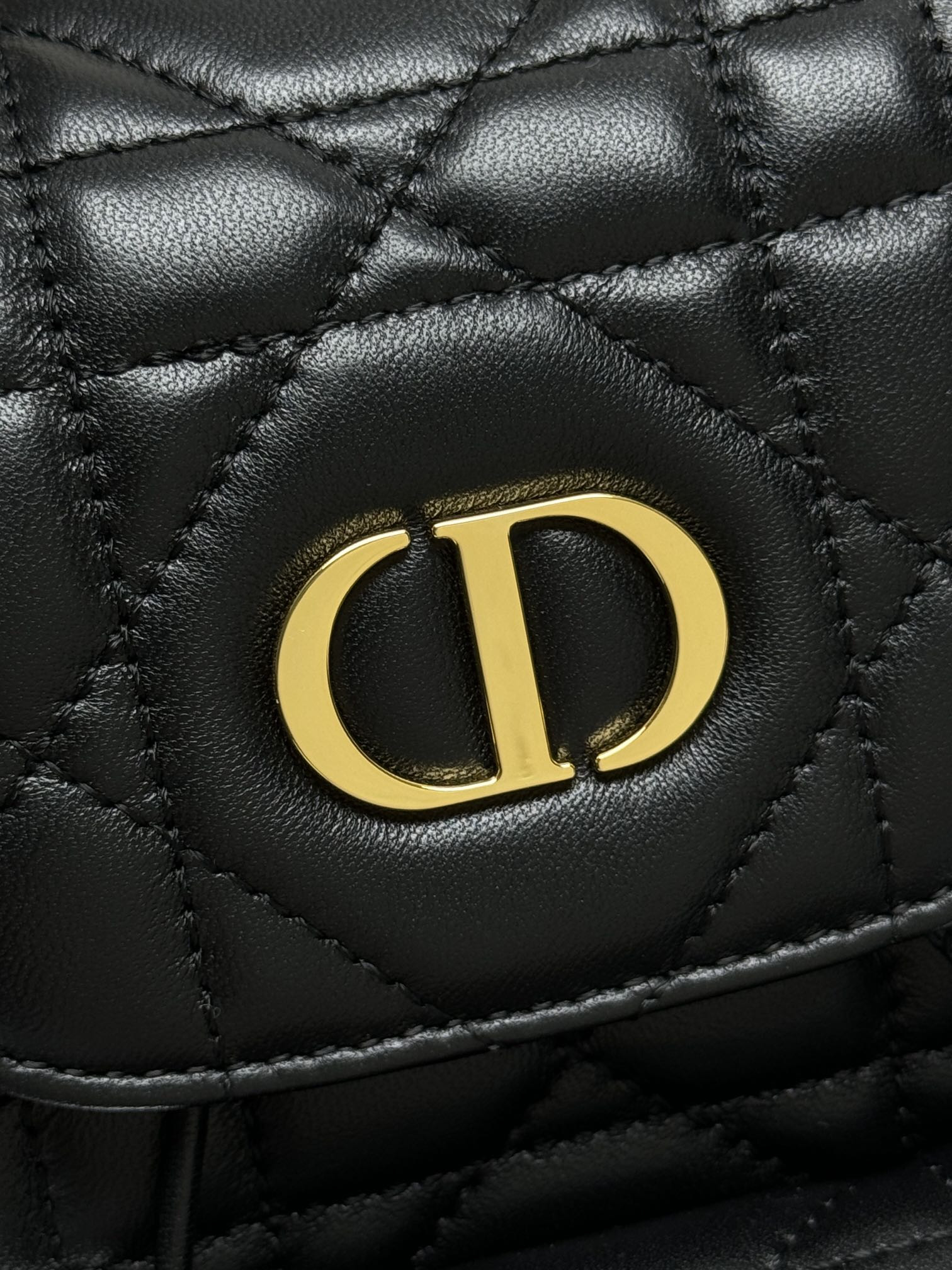 D*0r Caro Backpack Small 19.5 x 18.5 x 8.5 cm