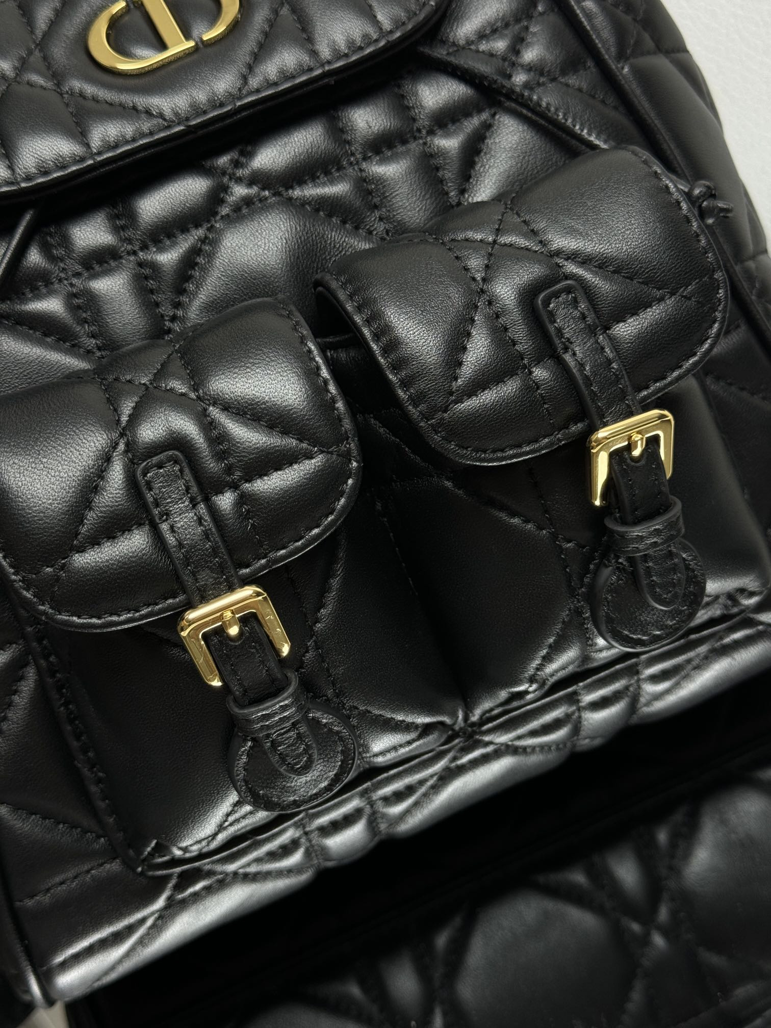 D*0r Caro Backpack Medium 23 x 26.7 x 12.5 cm