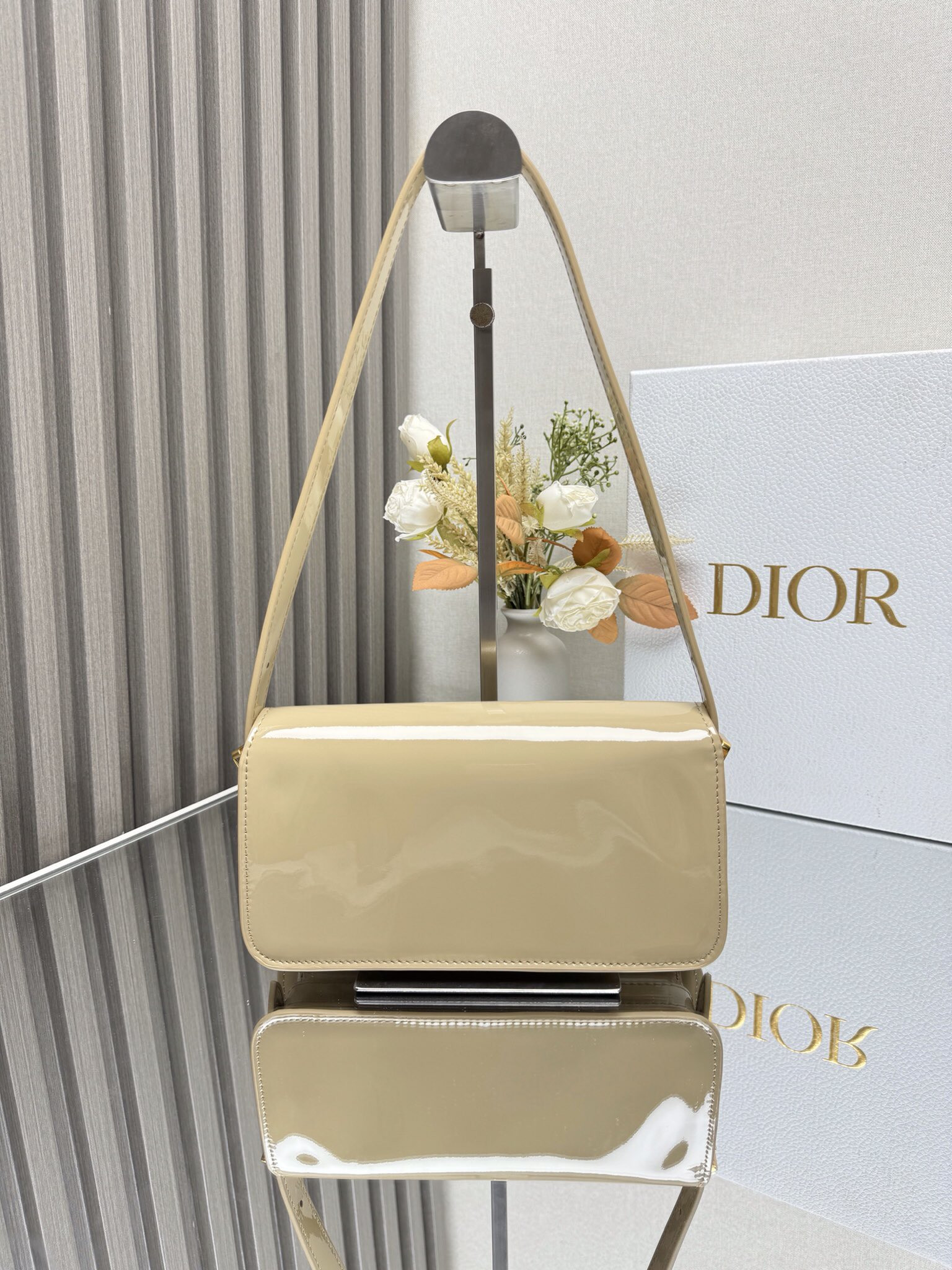 D*0r Miss D*0r flap bag 22 x 11 x 6 cm(Patent Calfskin)