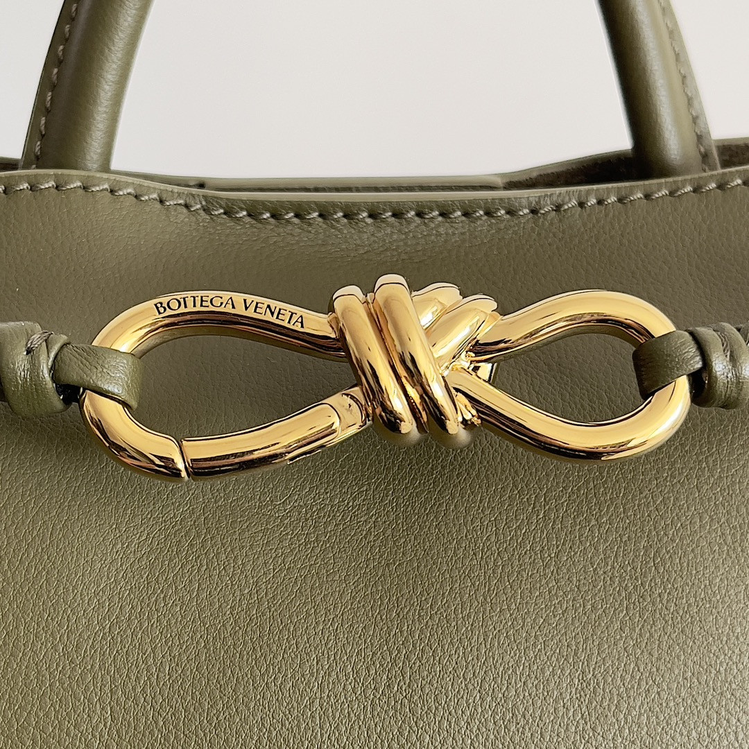 Bo*te*ga Ve*ne*ta Small Andiamo 25x22x10.5cm