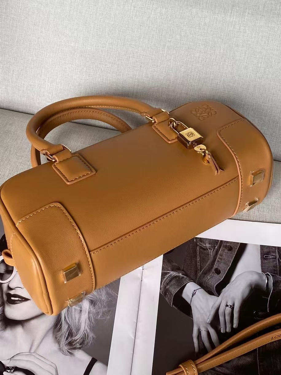 L0ew* Amazona 23 Cropped bag in nappa calfskin 23x11x10cm