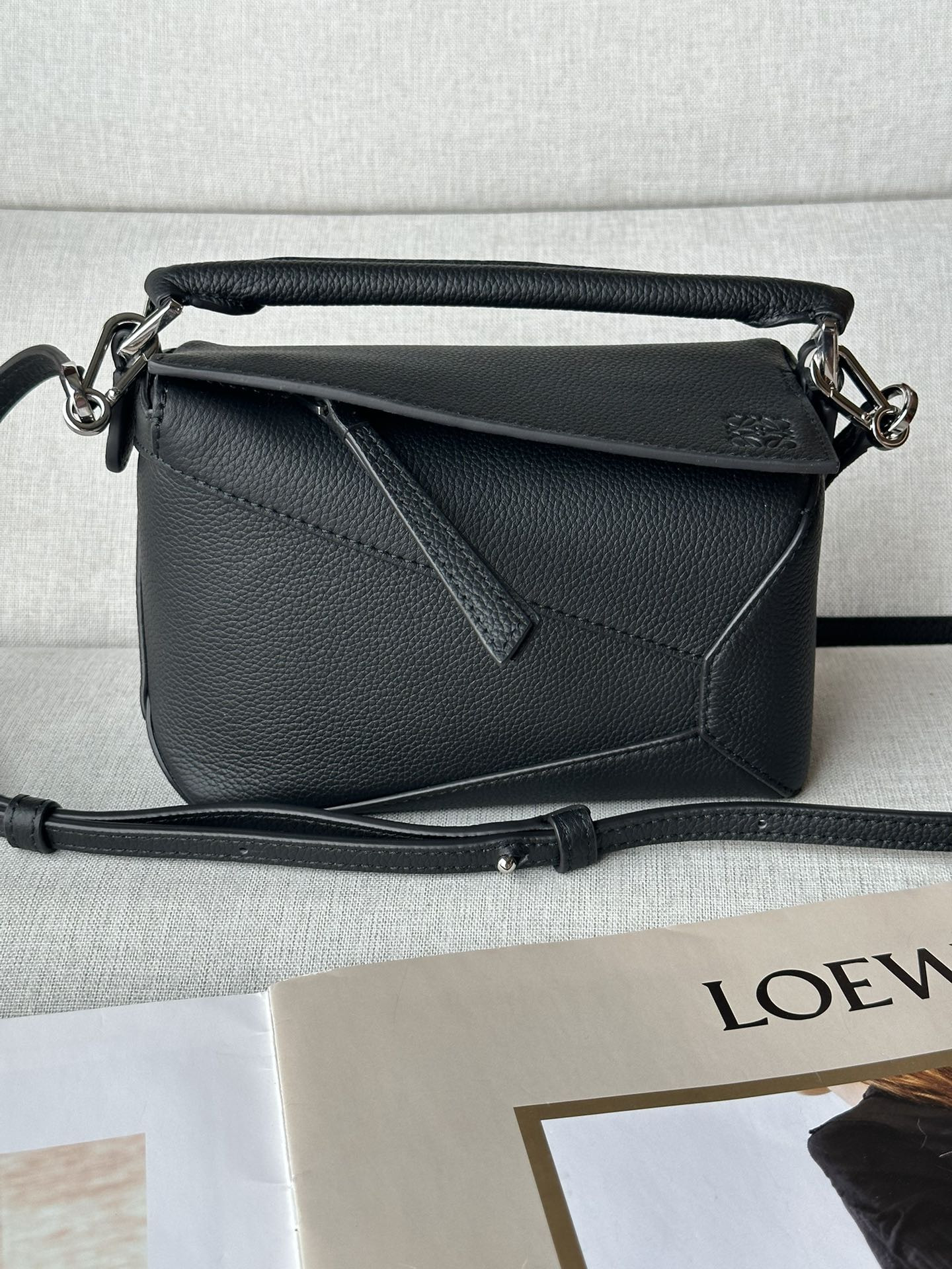 L0ew* Mini Puzzle bag in classic calfskin 18x12.5x8cm