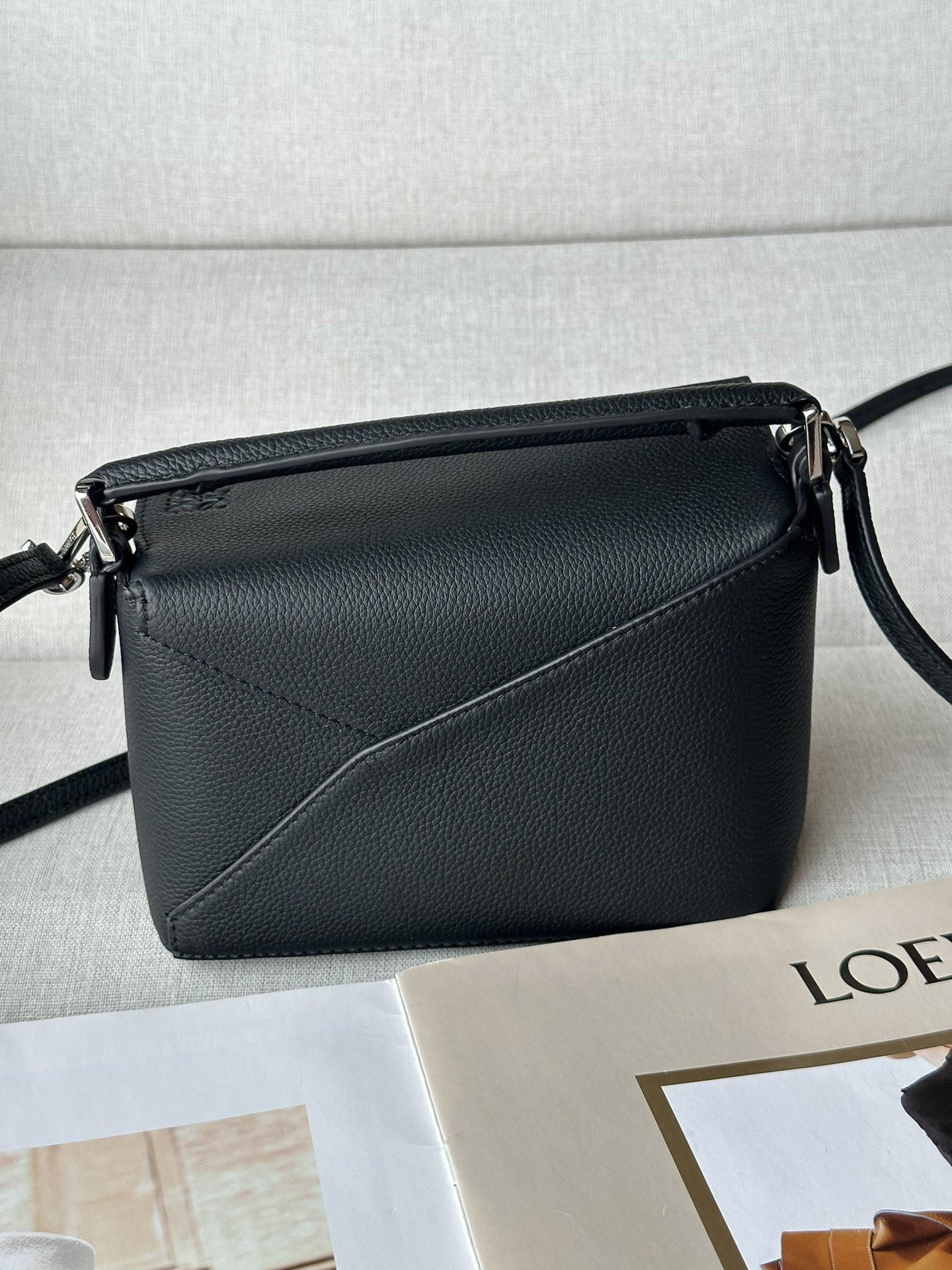 L0ew* Mini Puzzle bag in classic calfskin 18x12.5x8cm