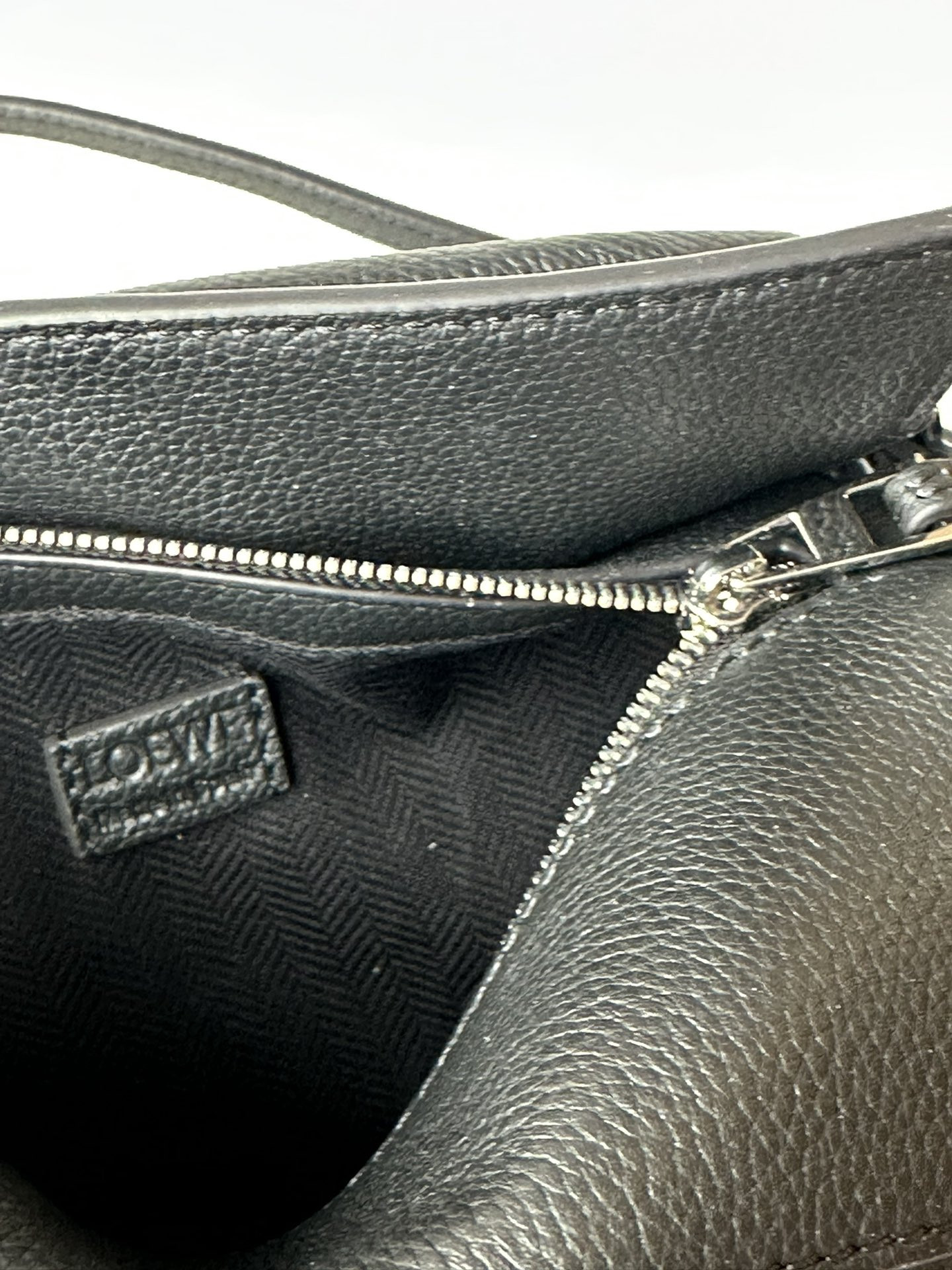 L0ew* Mini Puzzle bag in classic calfskin 18x12.5x8cm