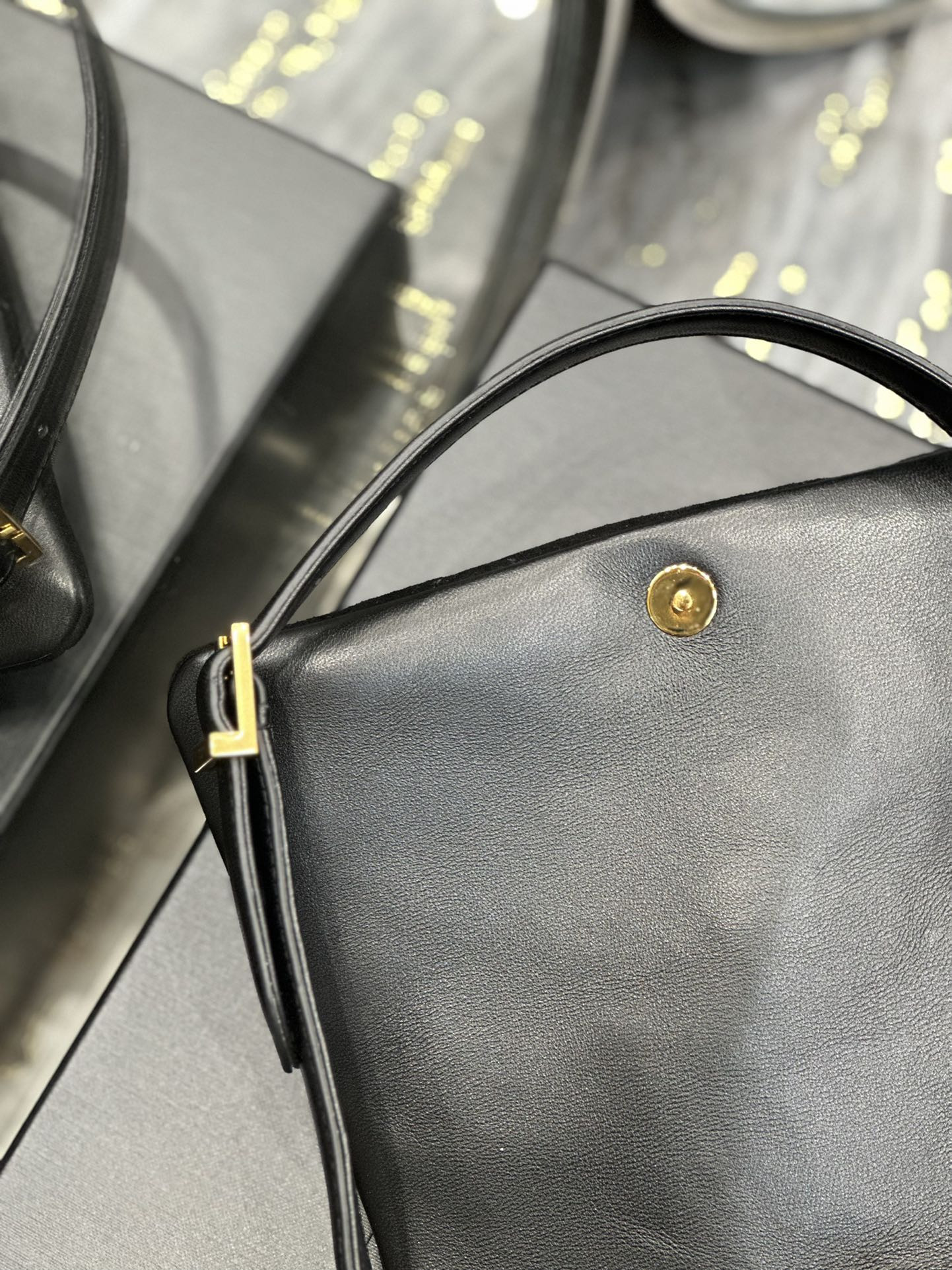 Y*L LE 57 HOBO BAG 24×18×5.5cm