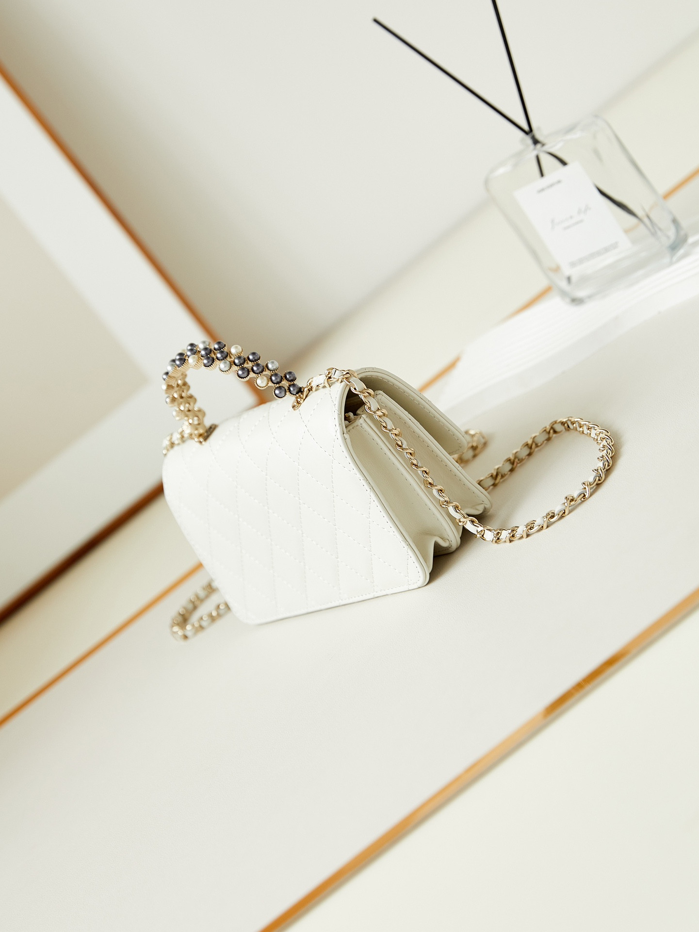 Ch*el 24P woc CLASSIC WALLET ON CHAIN 11x18.5x6cm