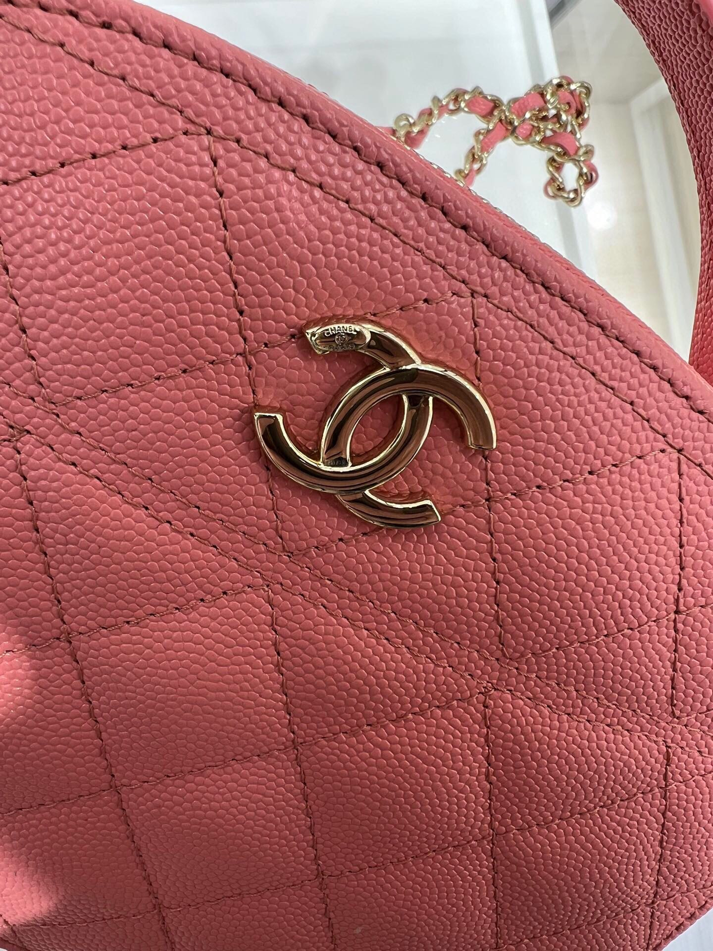 Ch*el 25C Chain shell bag 18X16X6cm