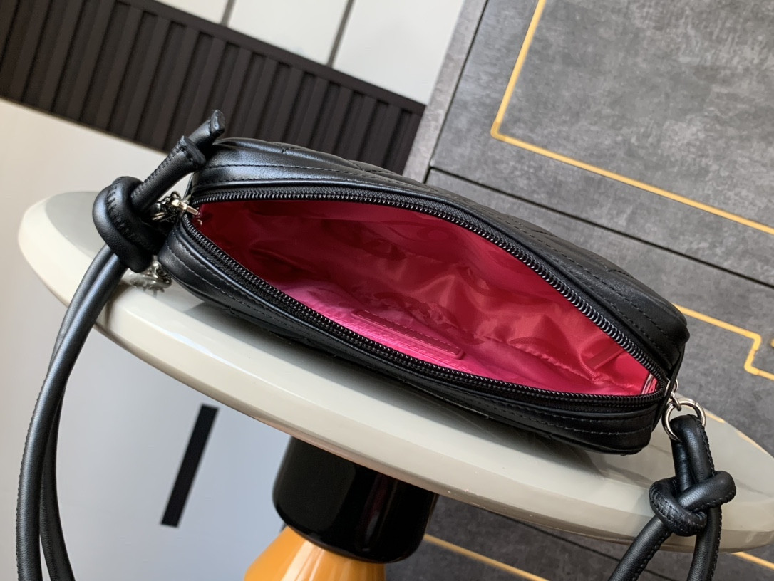 Ch*el Cambon Hobo Bag 20x12x3cm