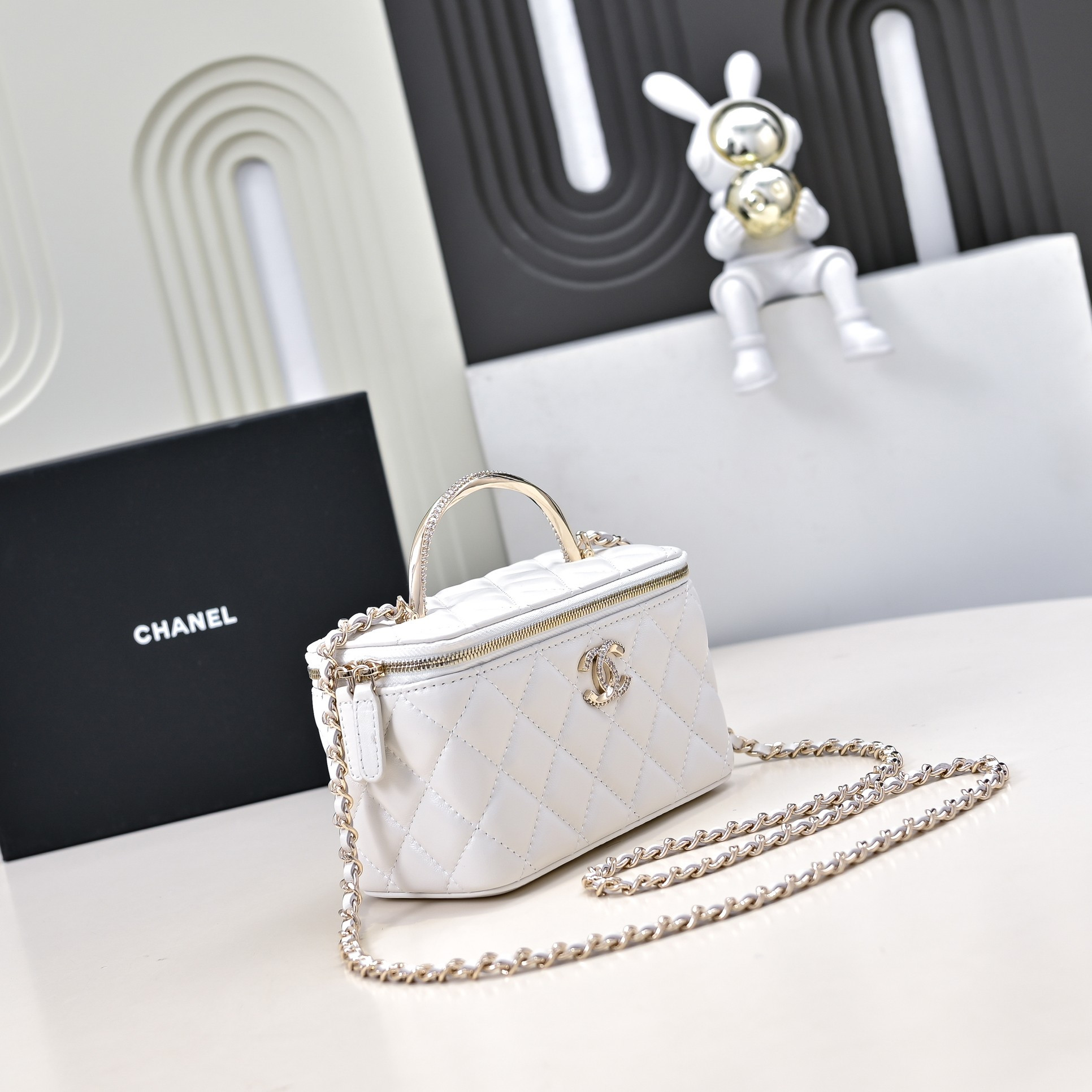 Ch*el Clutch With Chain 17cm