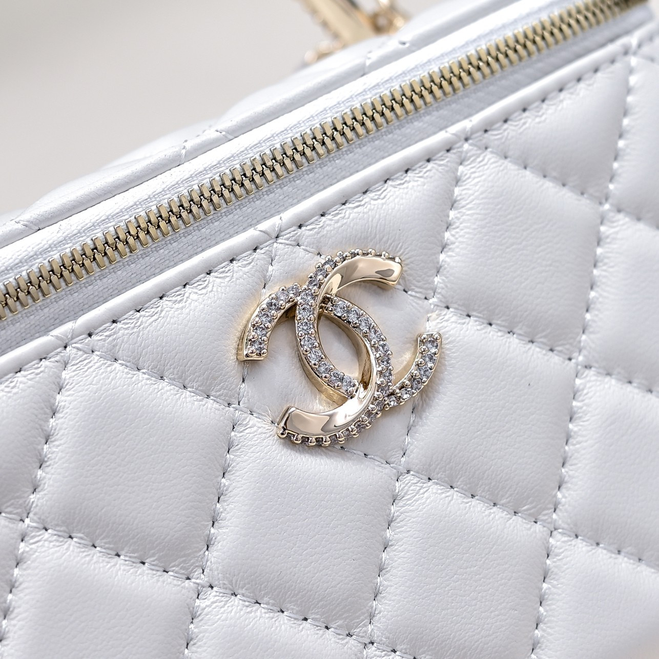 Ch*el Clutch With Chain 17cm