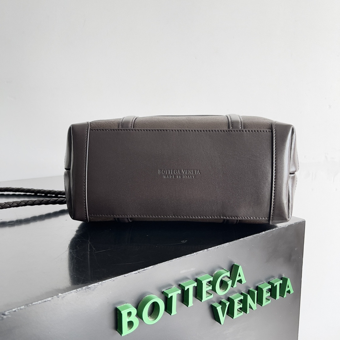 Bo*te*ga Ve*ne*ta Small Andiamo 25x22x10.5cm