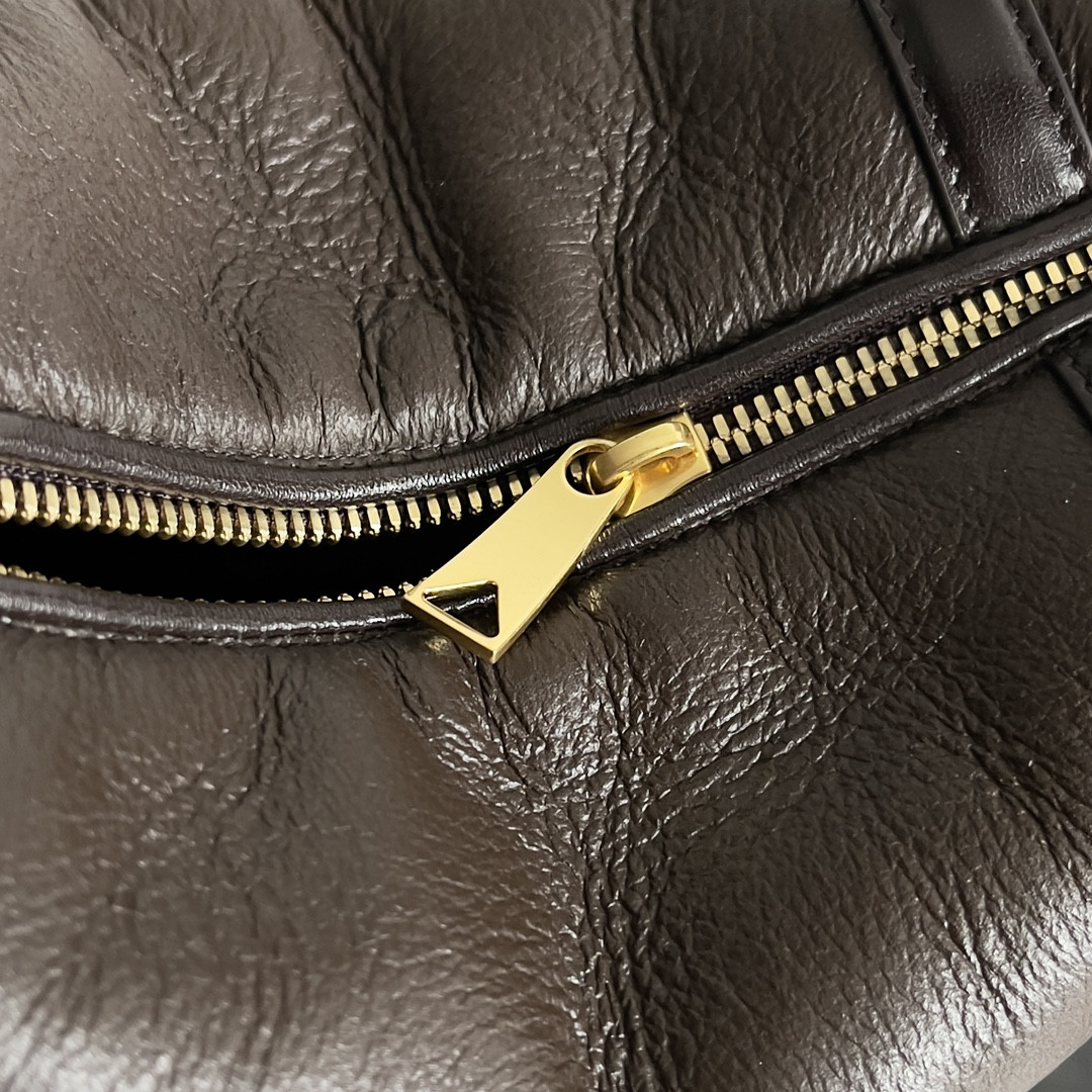 Bo*te*ga Ve*ne*ta Mini Wallace 20x13x9.5cm