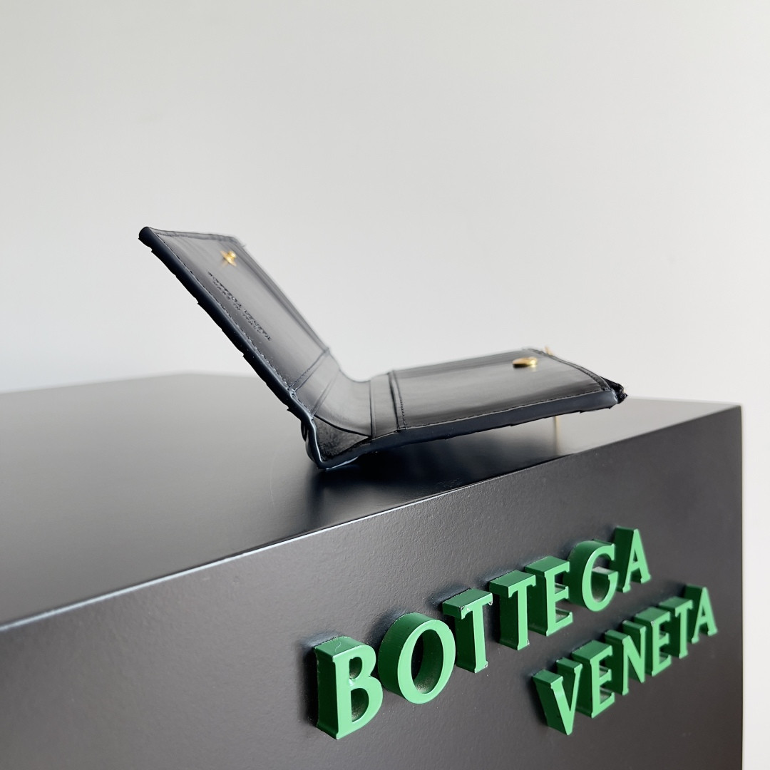 Bo*te*ga Ve*ne*ta Medium Intrecciato Bi-Fold Zip Wallet 14.5x9.3x2cm