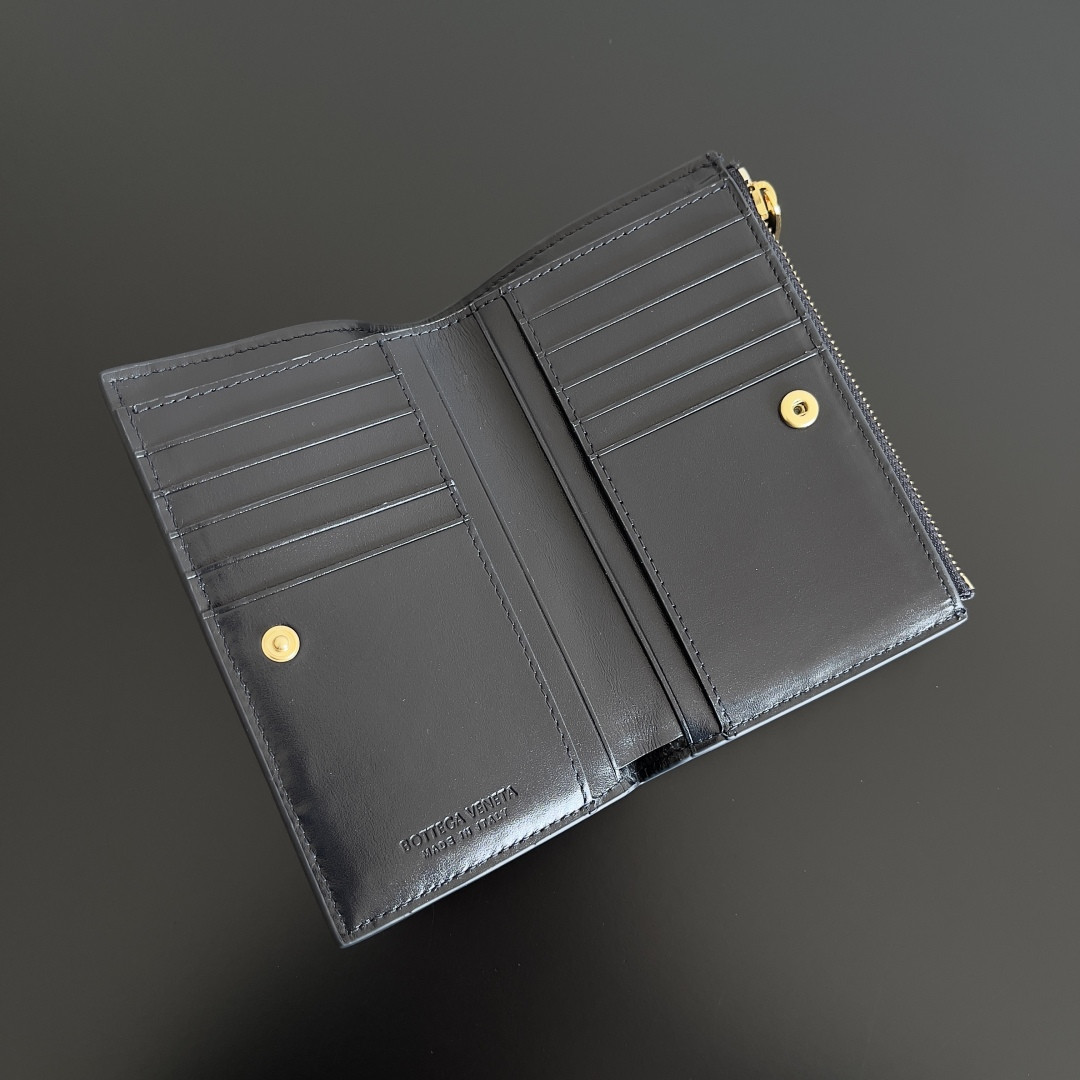 Bo*te*ga Ve*ne*ta Medium Intrecciato Bi-Fold Zip Wallet 14.5x9.3x2cm