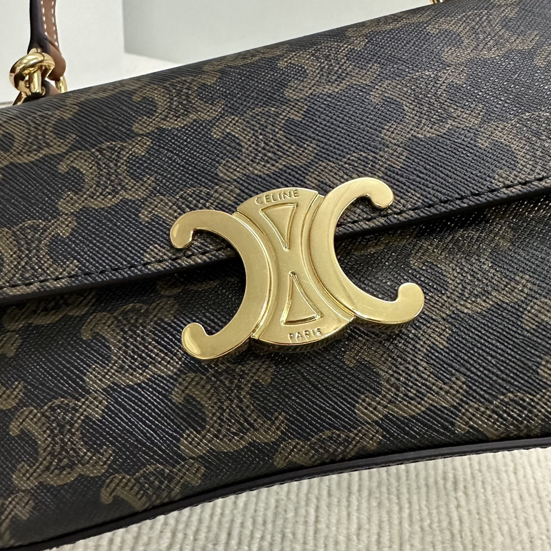 Ce**e TEEN Ce**e LOLA in Triomphe Canvas and Calfskin 20x11.5x5cm