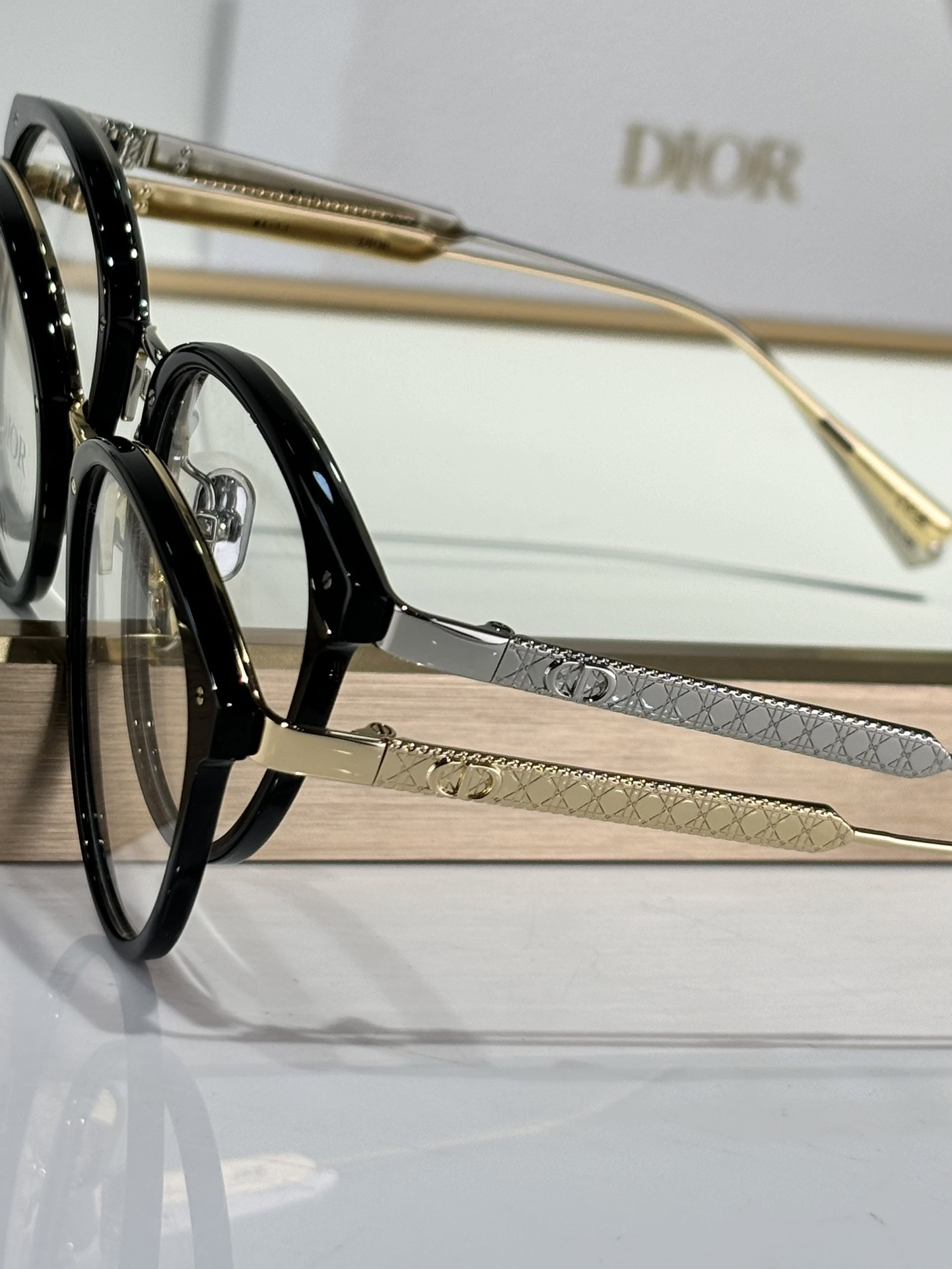 D*0r Glasses Mini CD A6L 51-20-145