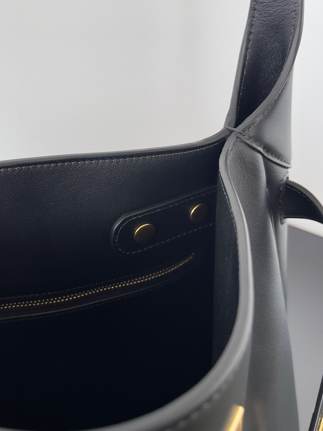 Ba*len*cia*ga Bel Air Hobo 26.9×25.9×9.9cm 811018m