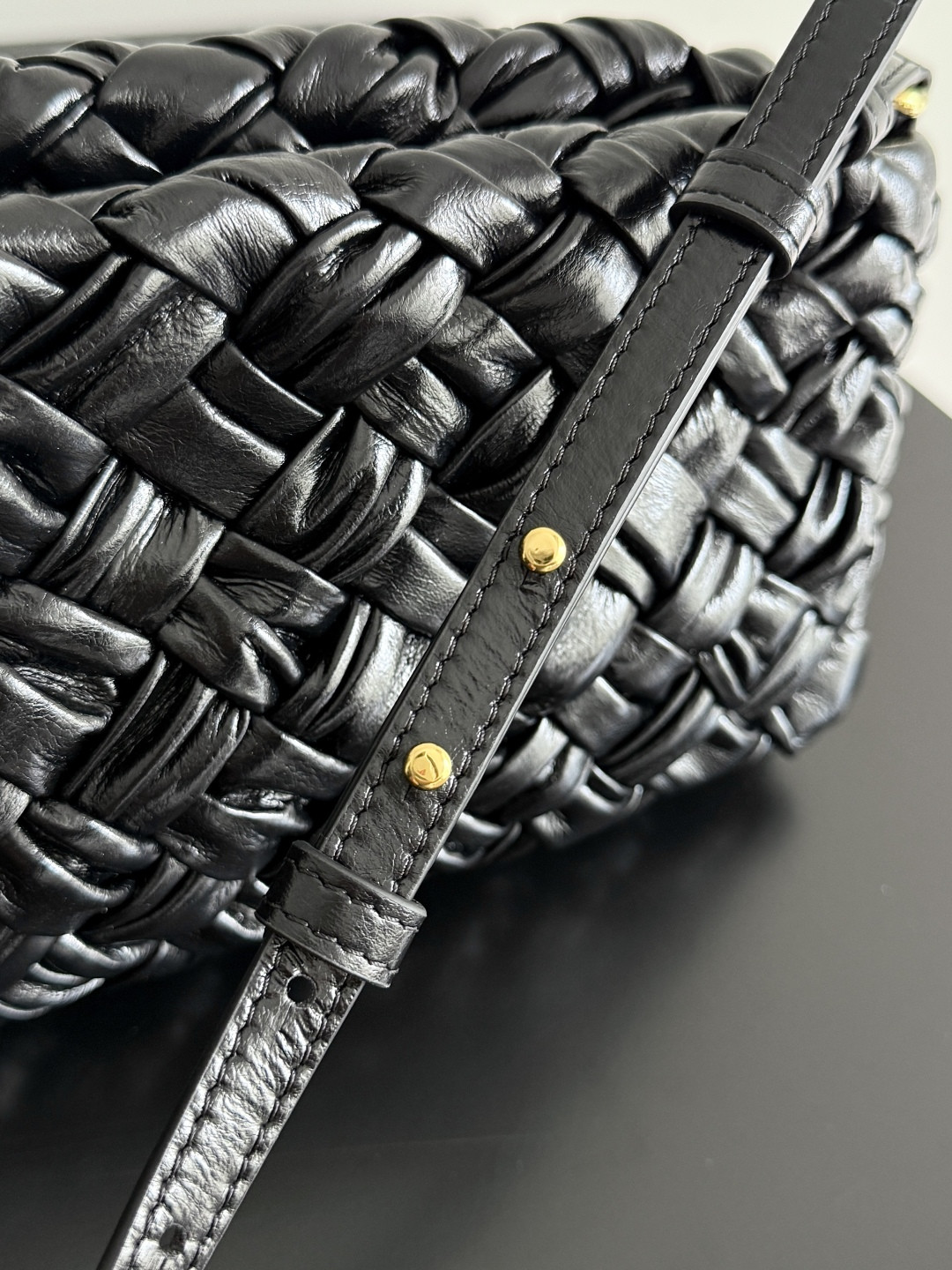 Bo*te*ga Ve*ne*ta Kalimero cha cha 28.5x15x6cm 785780