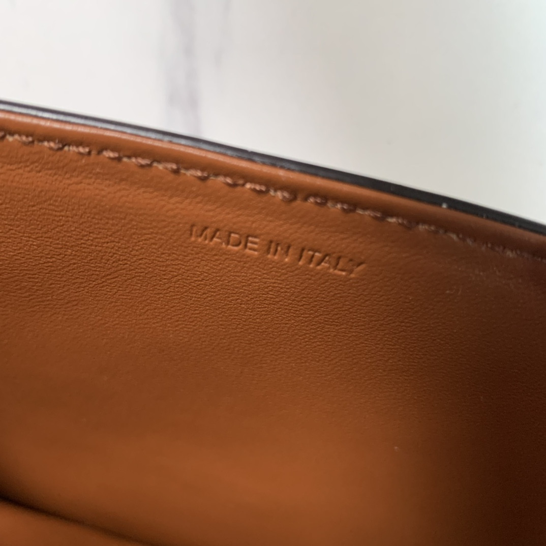 Ce**e Triomphe 22x16x6cm