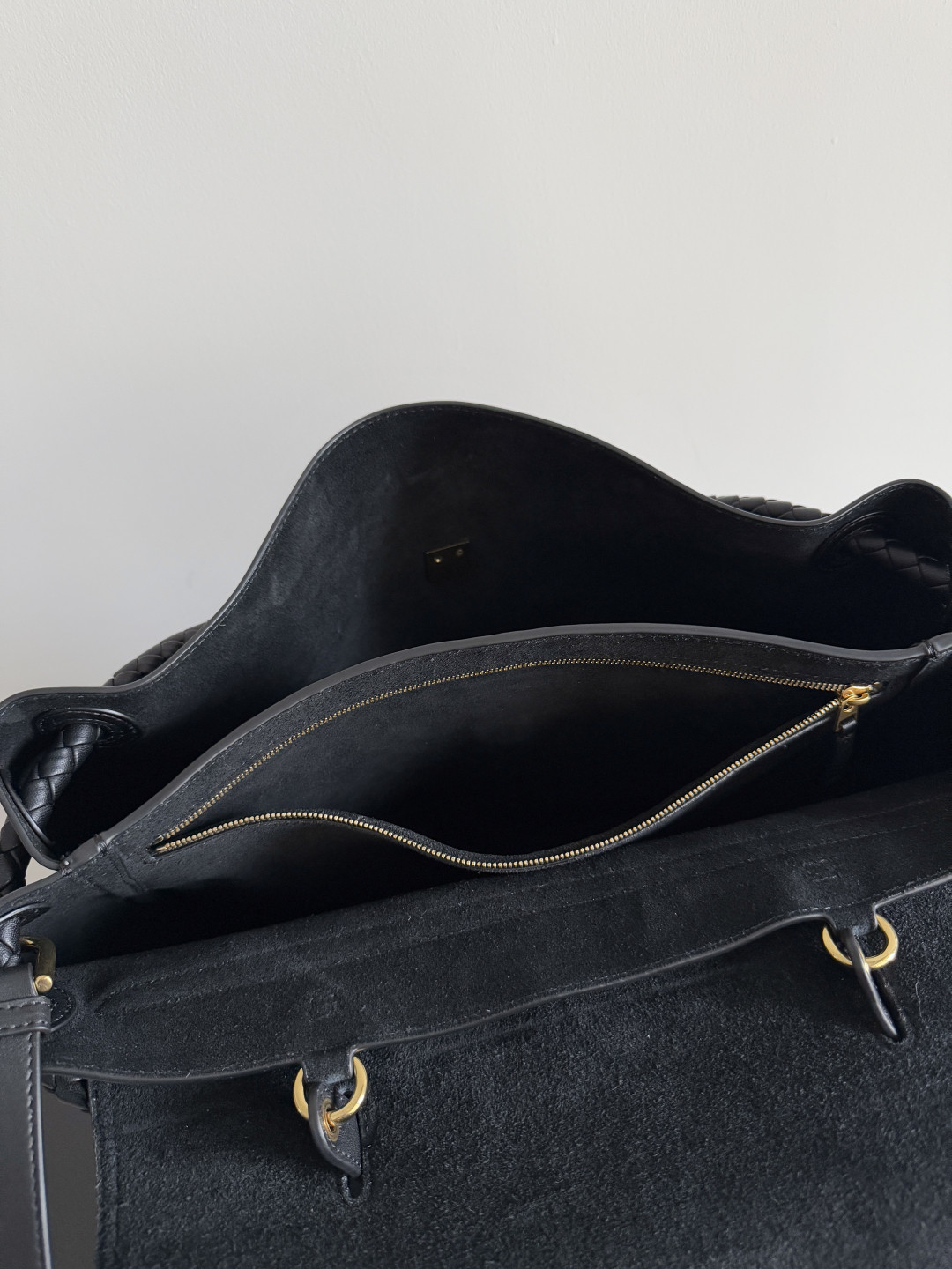 Bo*te*ga Ve*ne*ta Large Ciao Ciao 32x41.5x14.5cm