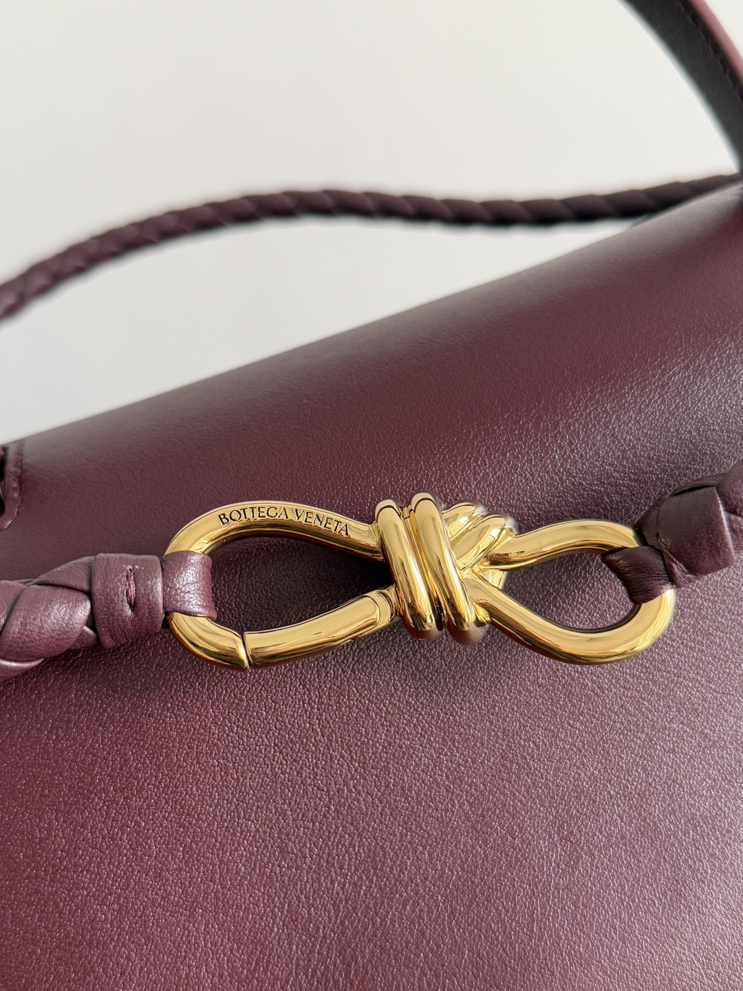 Bo*te*ga Ve*ne*ta Large Ciao Ciao 32x41.5x14.5cm