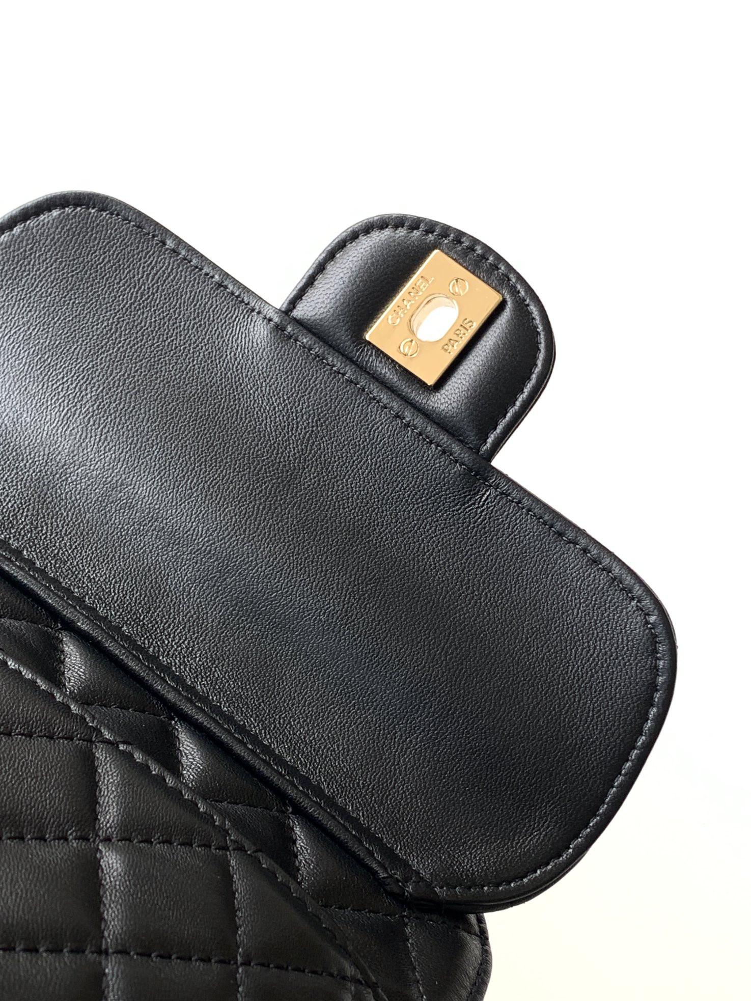 Ch*el 22cc Love Bag AS3191 18x16.5x6.5cm