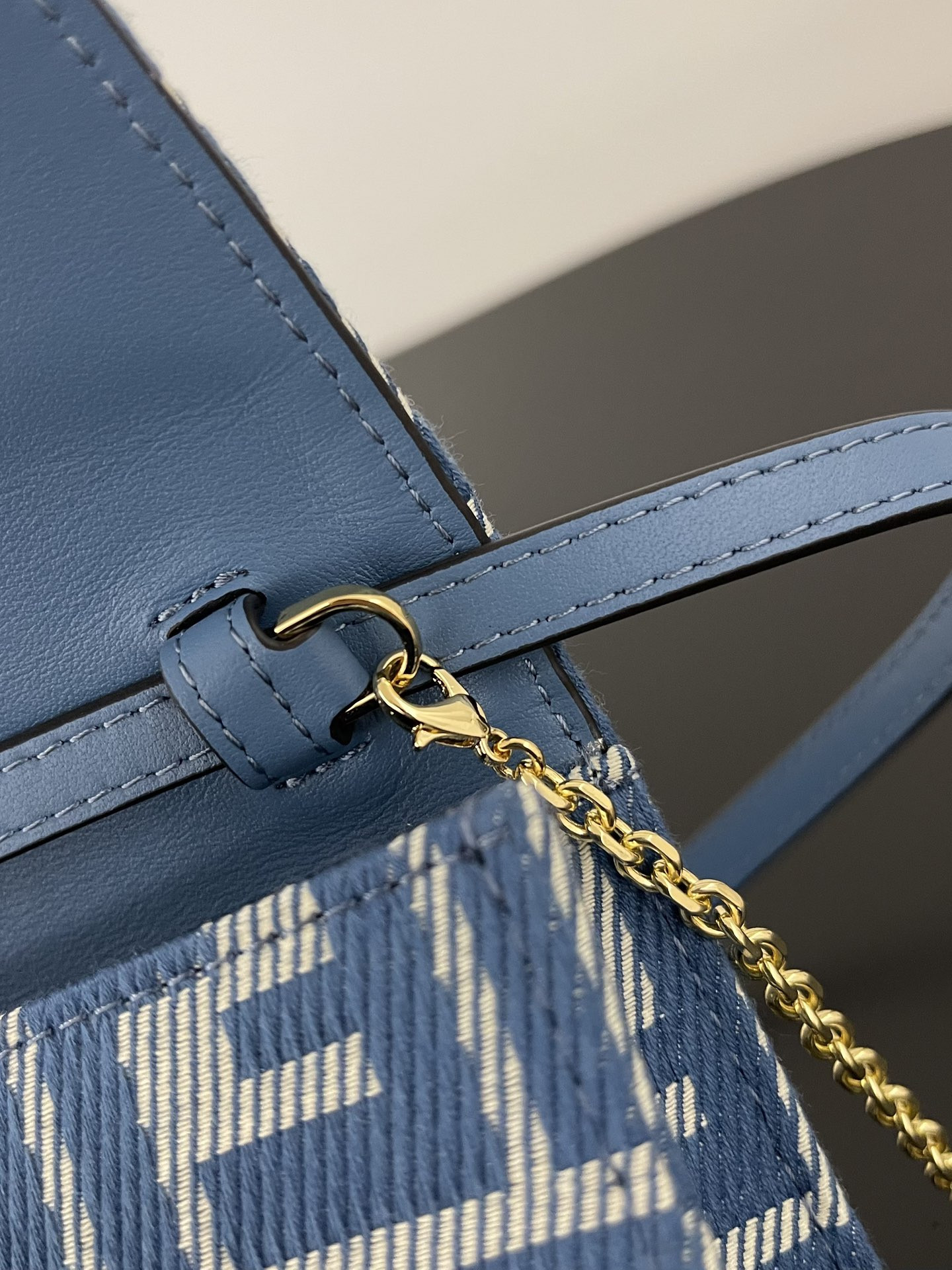 F**di baguette Blue denim effect FF jacquard bag 15x6x27 cm