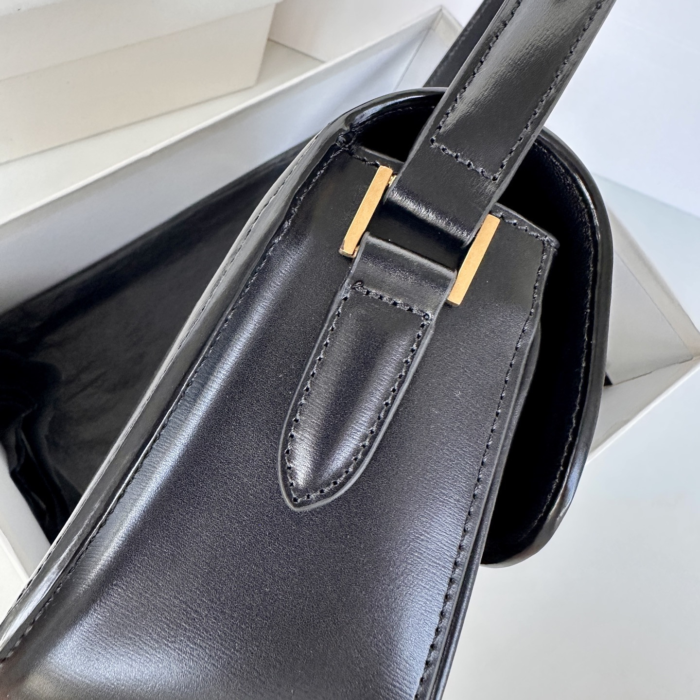 Y*L Solferino Medium 24.5 x 15 x 8.5 CM