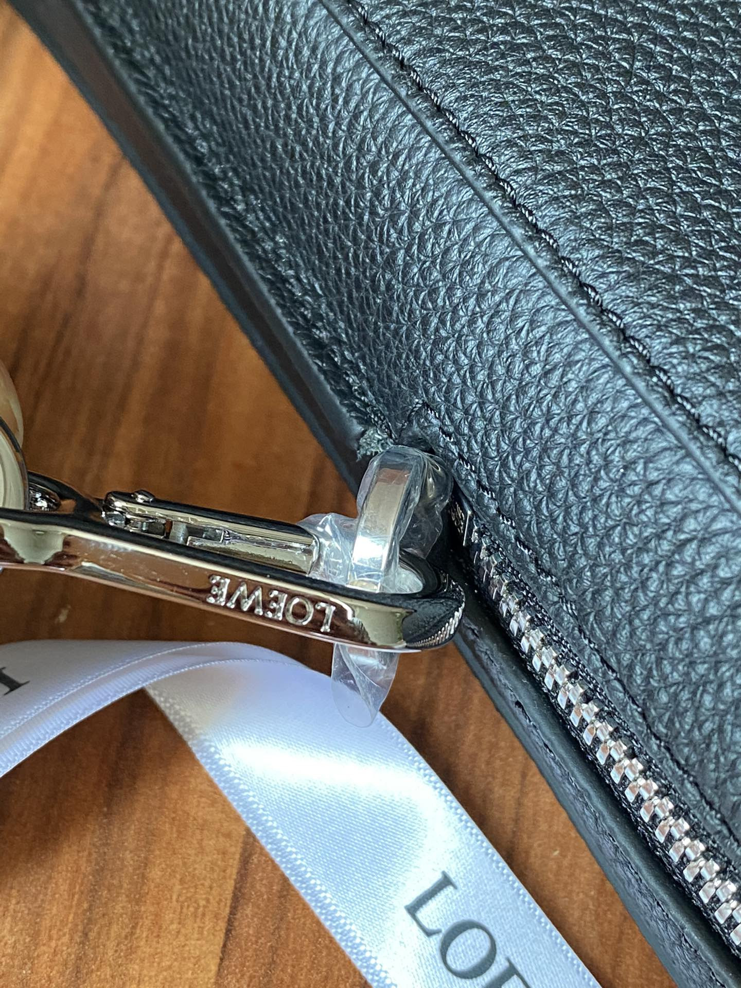 L0ew* Goya Slim Briefcase in Soft Grained Calfskin 27.5x7.5x38cm