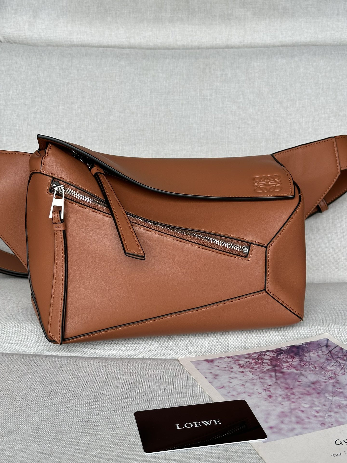 L0ew* Small Puzzle bumbag in classic calfskin 24x10.5x16cm