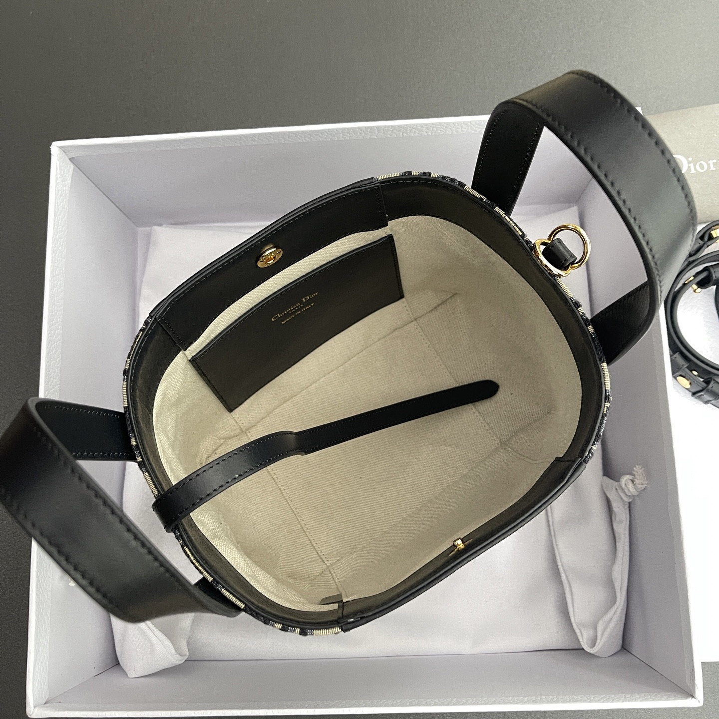 D*0r Small Signature Bucket Bag 21x19x11cm