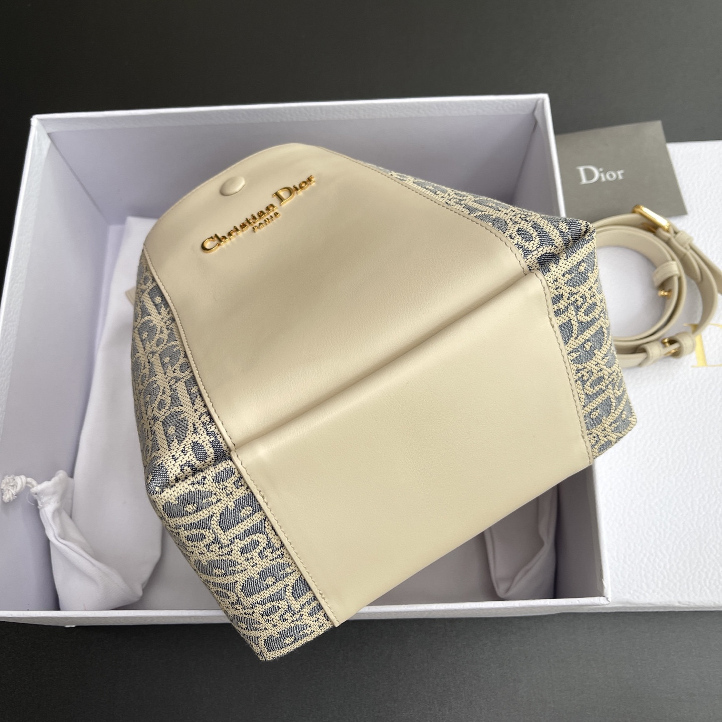 D*0r Small Signature Bucket Bag 21x19x11cm