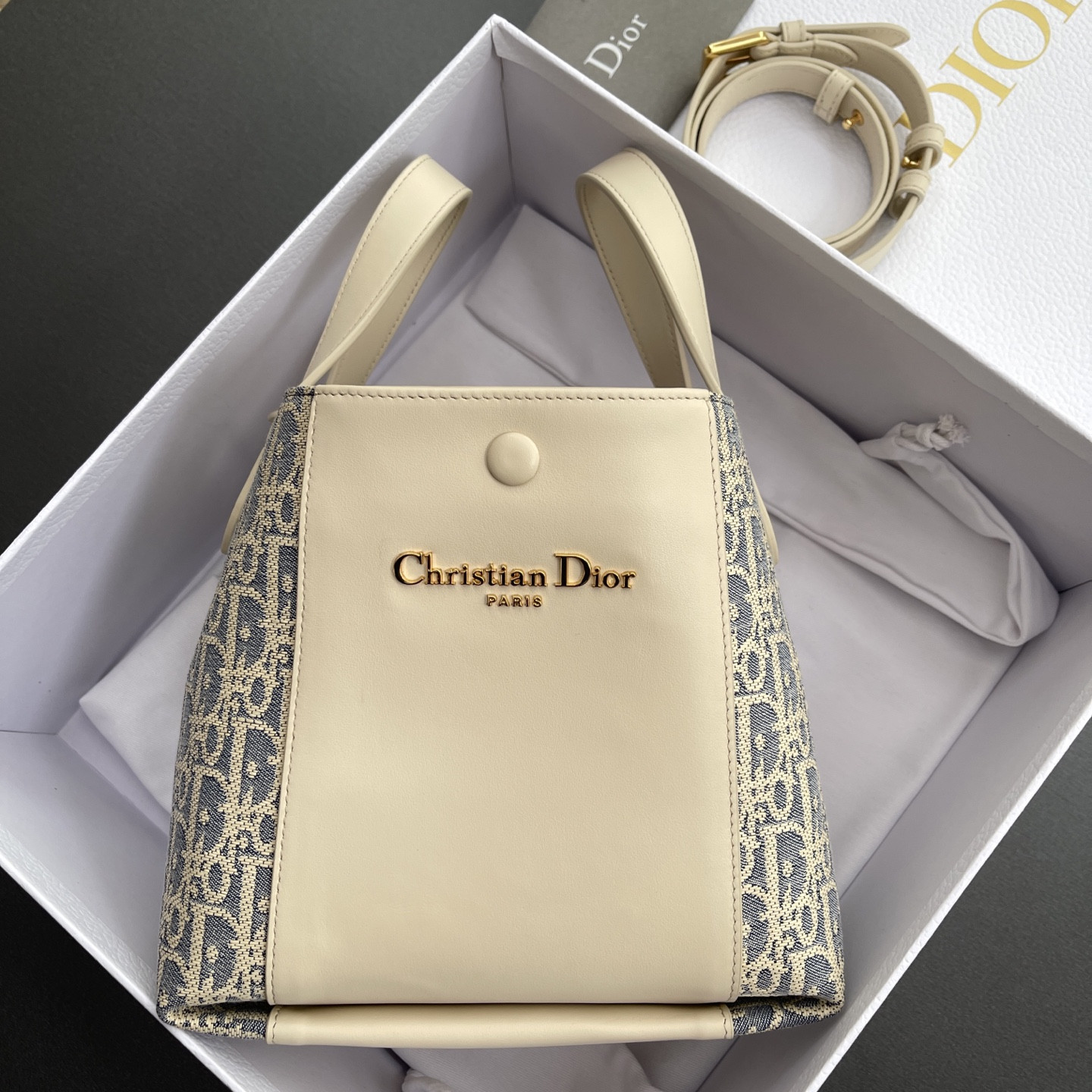 D*0r Small Signature Bucket Bag 21x19x11cm