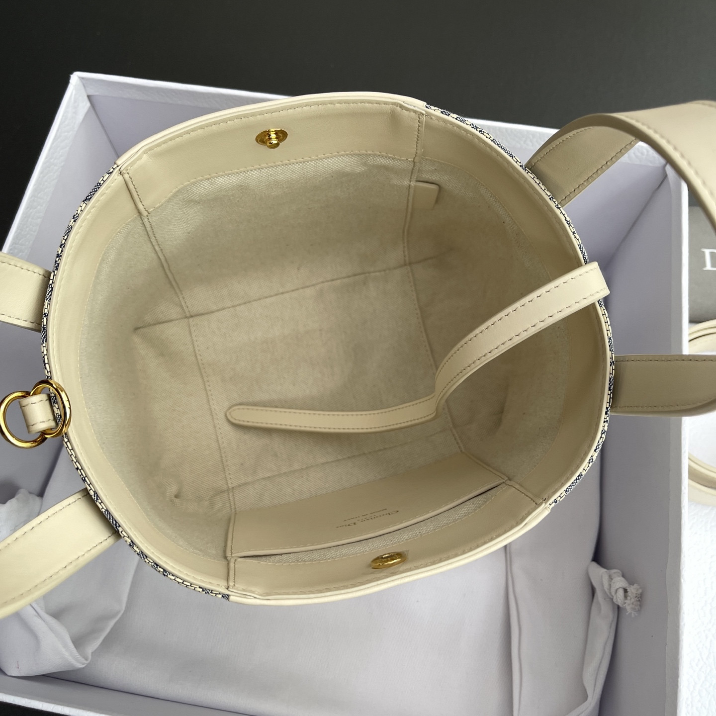 D*0r Small Signature Bucket Bag 21x19x11cm