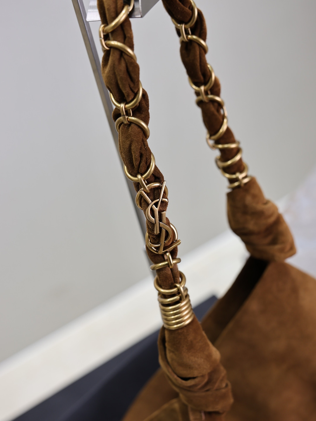 Y*L Amalia (suede) 42x50x1cm