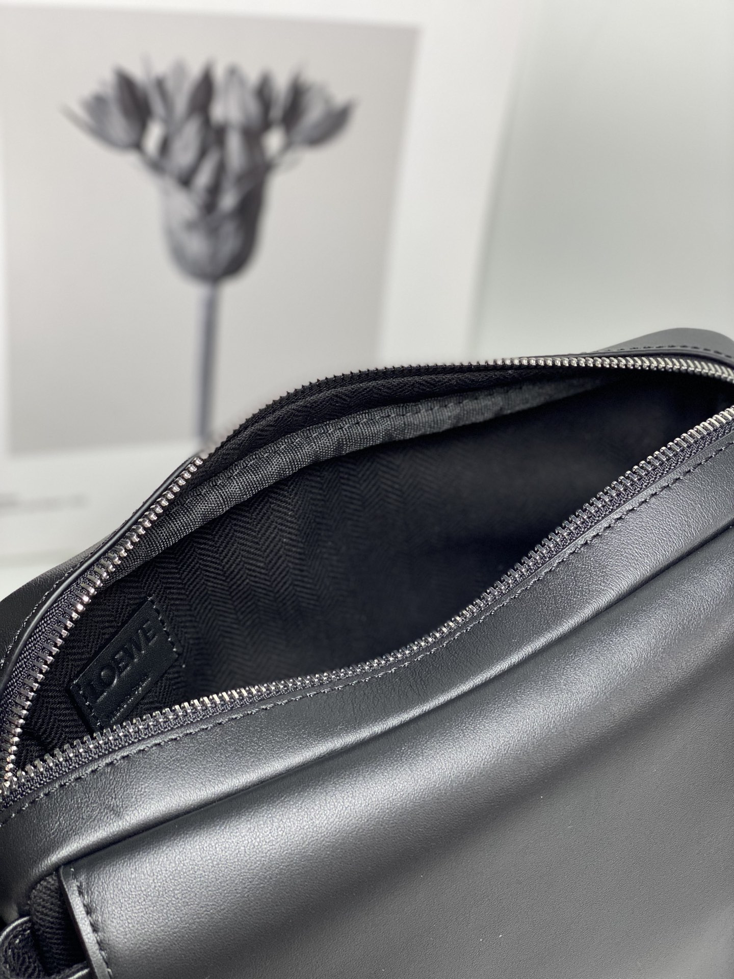 L0ew* XS Military messenger bag in S*pple smooth calfskin and jacquard 18x23x9cm