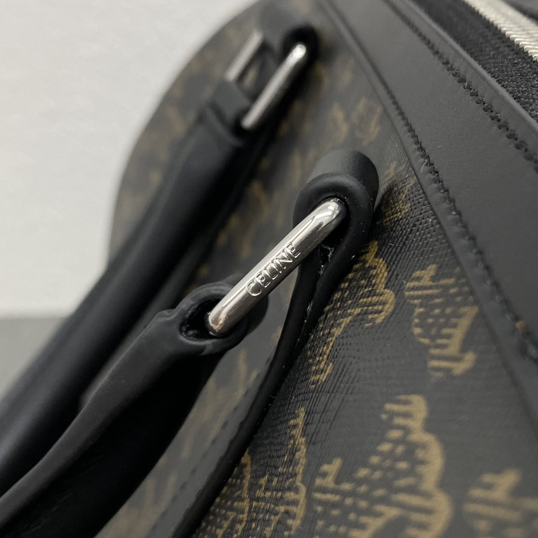 Ce**e LARGE BOSTON in Triomphe Canvas & calfskin 33x20x24cm