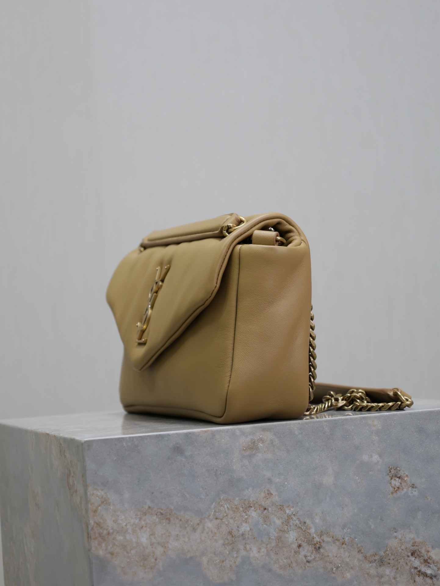 Y*L CALYPSO small in plunged lambskin 26x14x7cm