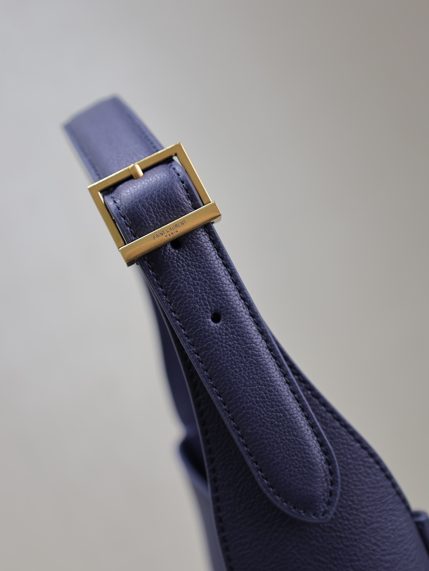 Y*L LE 5 À 7 S*pple small IN GRAINED LEATHER 23x22x8.5cm