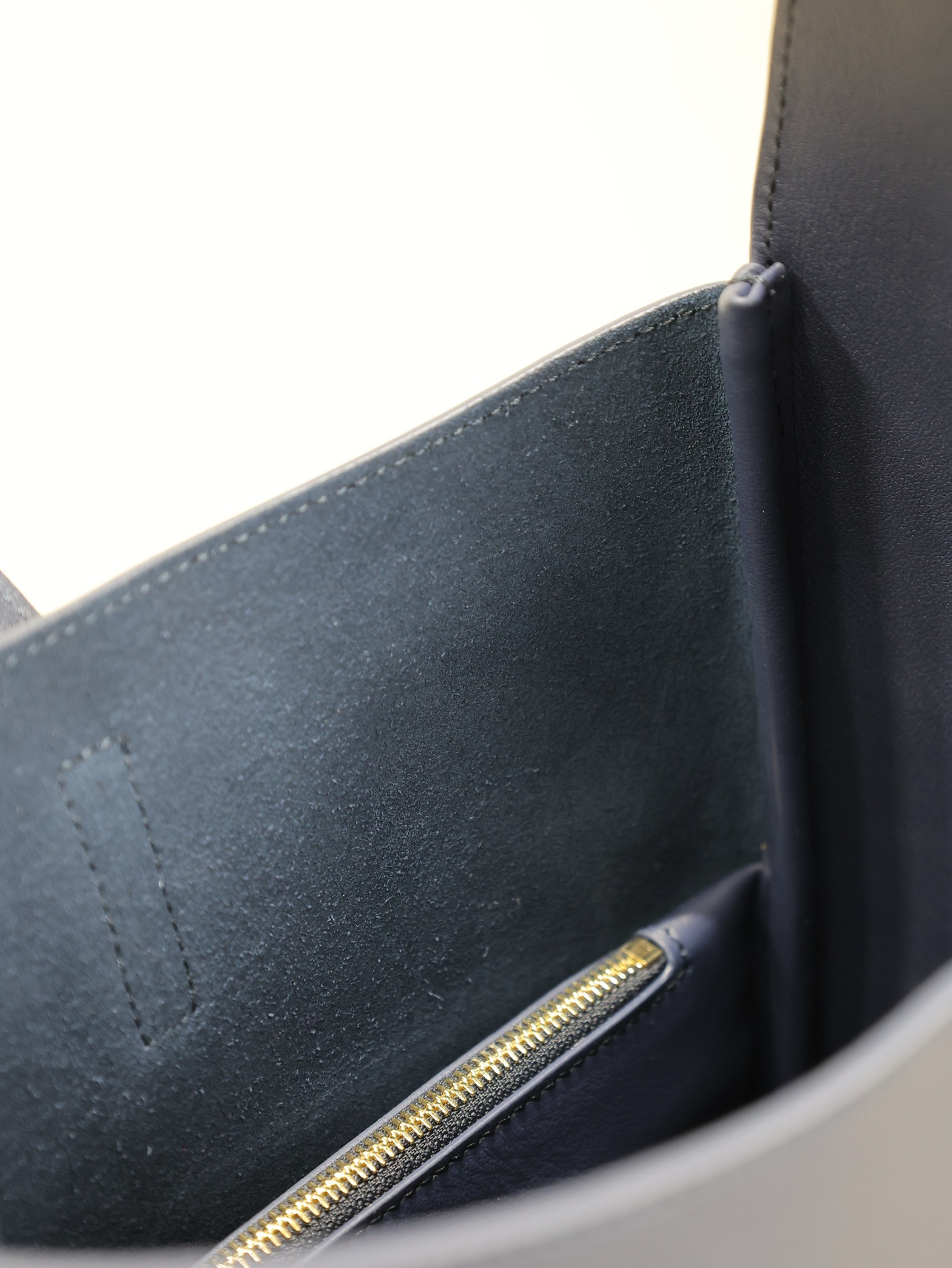 Y*L LE 5 À 7 S*pple small IN GRAINED LEATHER 23x22x8.5cm