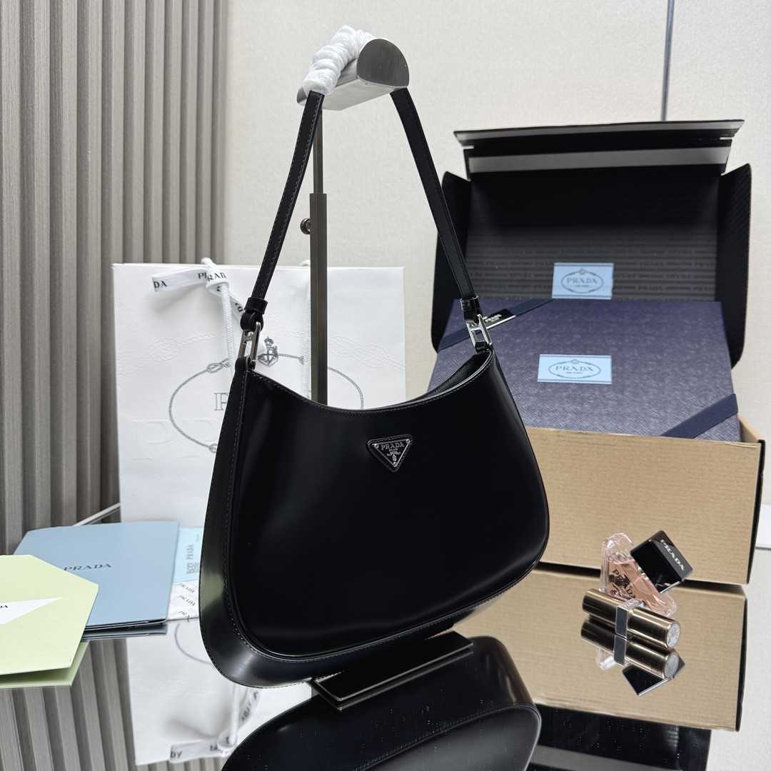 Pra*a Cleo brushed leather shoulder bag 22x27x6cm