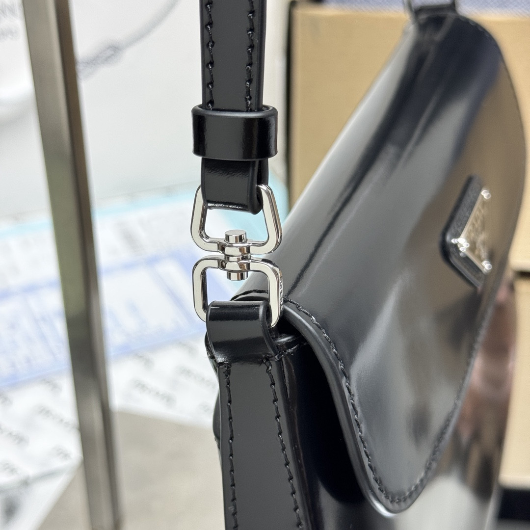 Pra*a Small Cleo brushed leather shoulder bag with flap 15.5x22x4cm