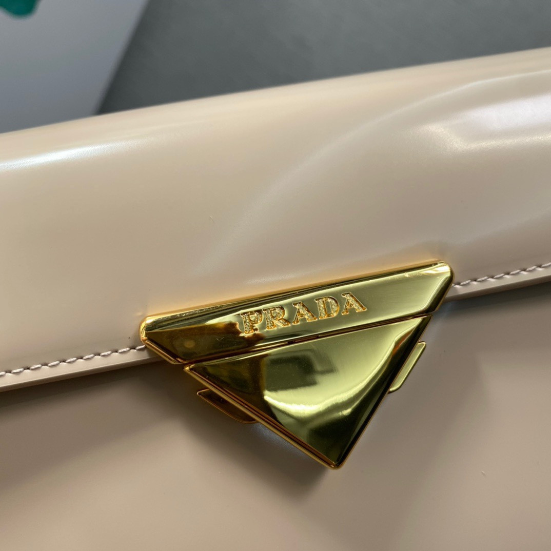 Pra*a Leather Shoulder Bag 28.5x14x7cm