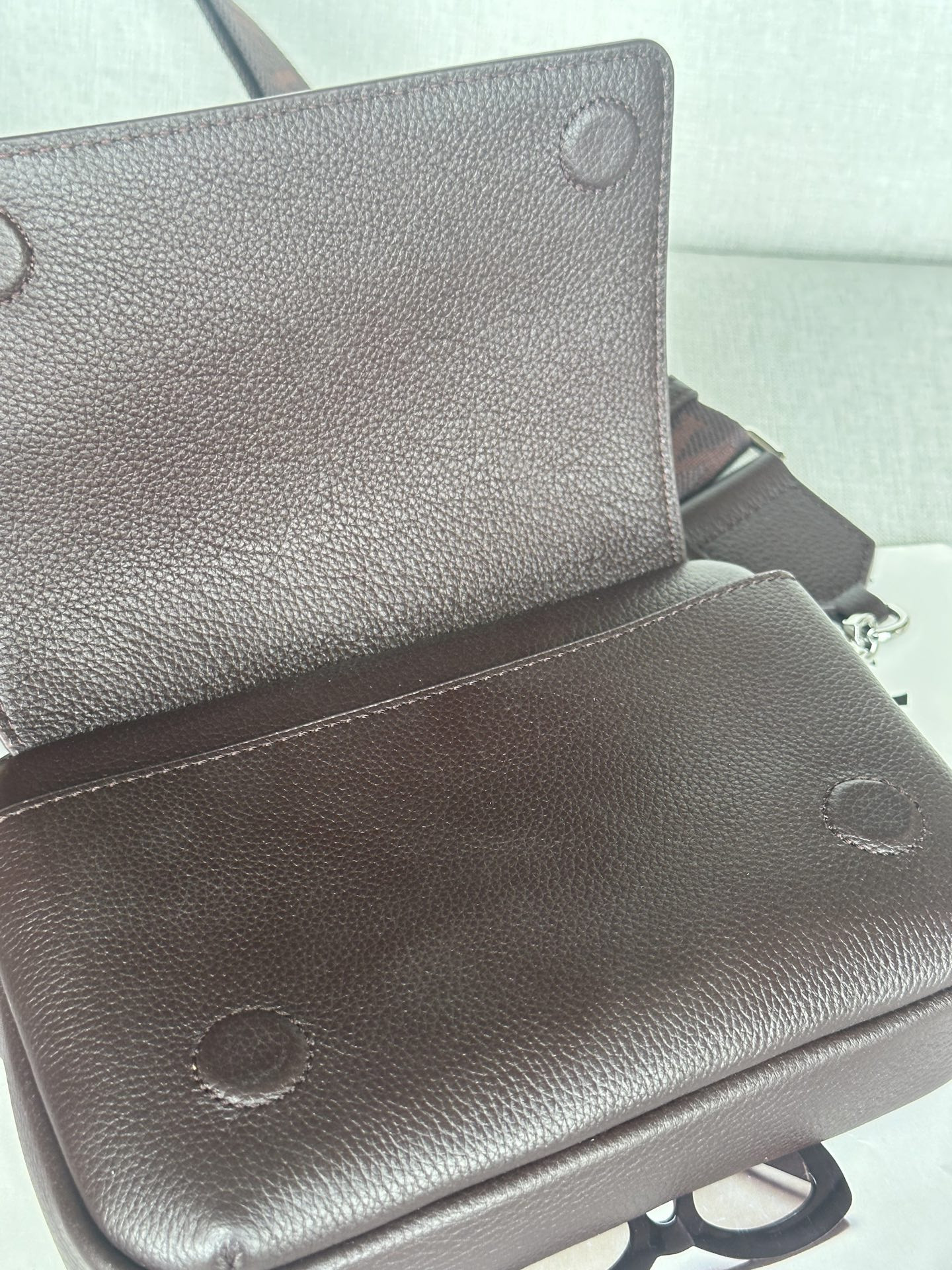 L0ew* Small Pebble messenger bag in S*pple grained calfskin 12.5x20x6cm