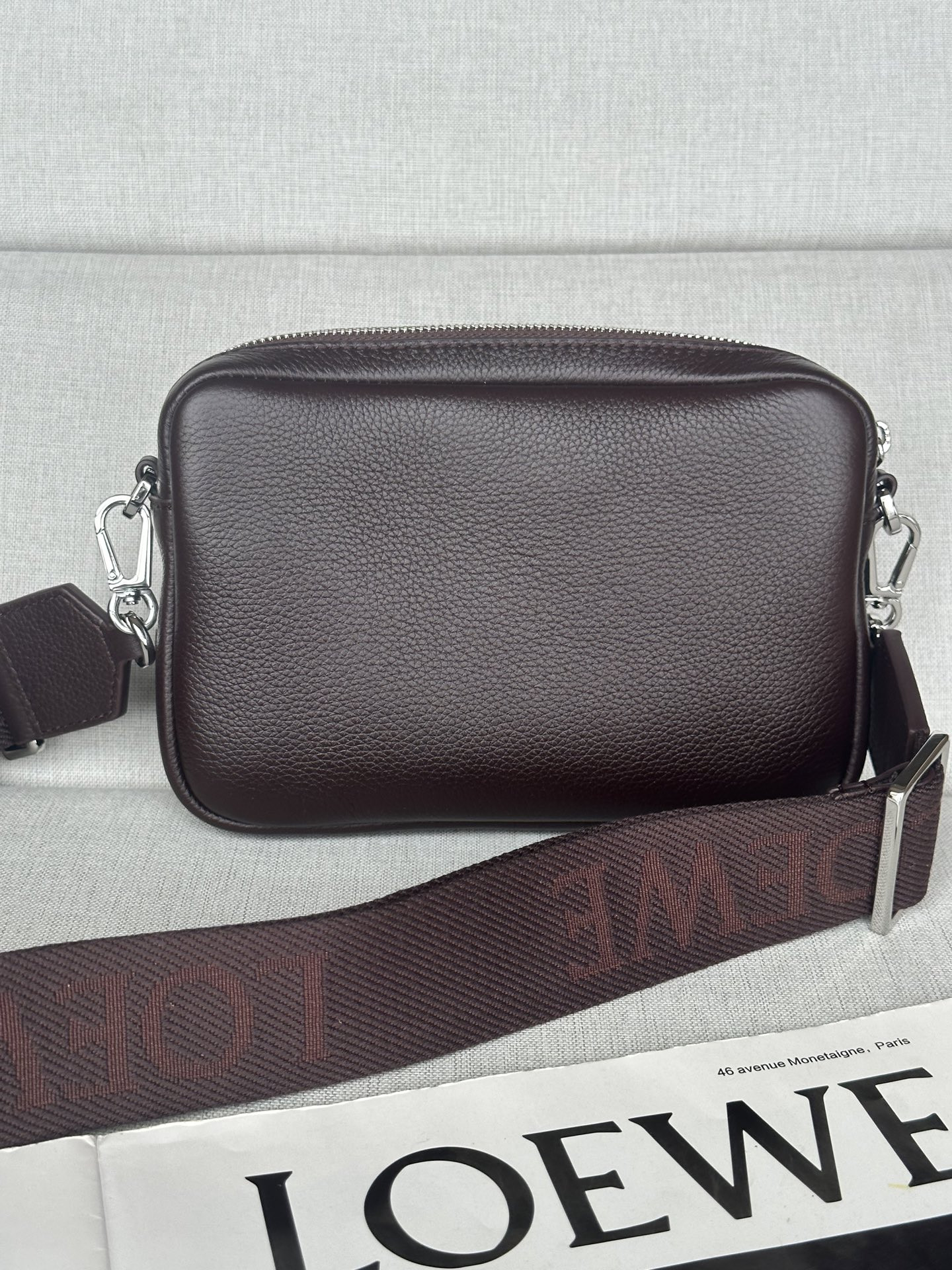 L0ew* Small Pebble messenger bag in S*pple grained calfskin 12.5x20x6cm