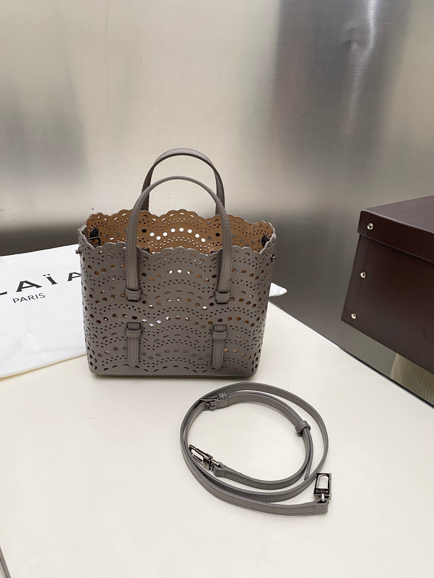 ALAÏA Mina 20 bag In Vienne Wave 20x17x10cm